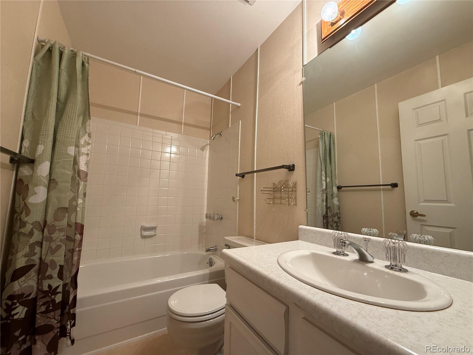 MLS Image #19 for 13922 e linvale place,aurora, Colorado