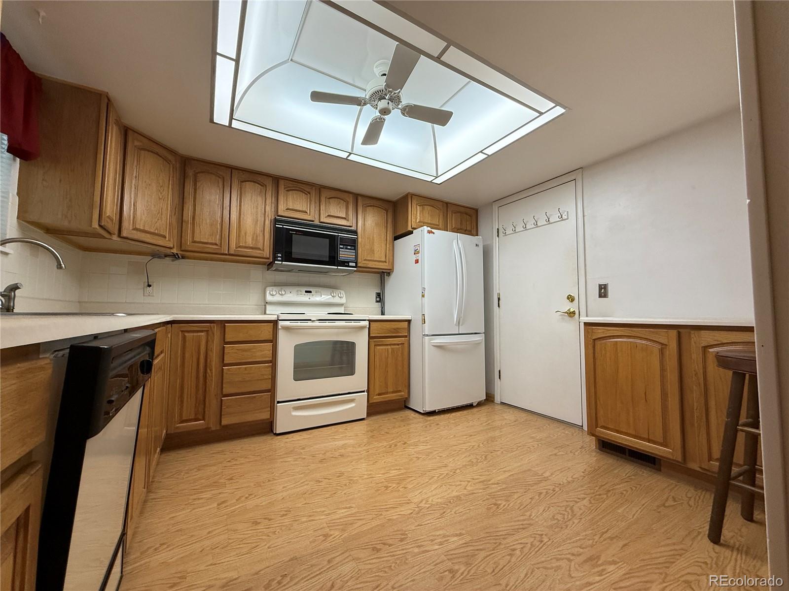 MLS Image #9 for 13922 e linvale place,aurora, Colorado