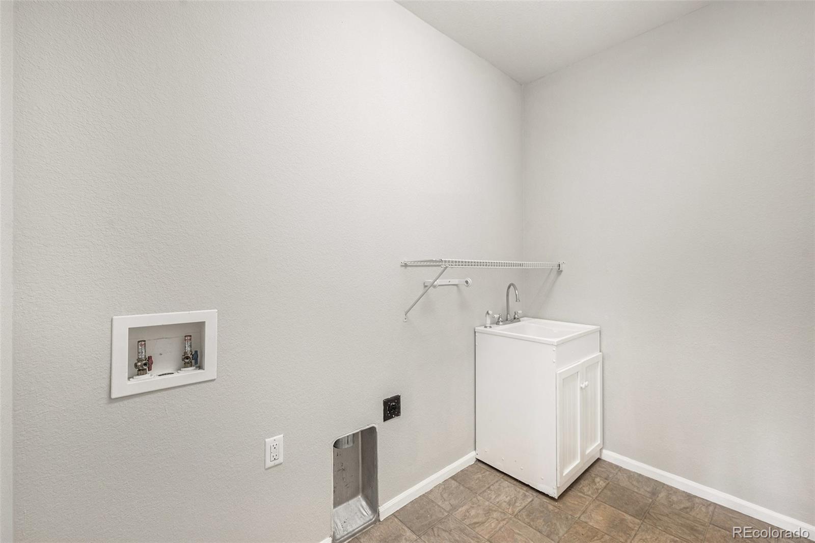 MLS Image #18 for 5134  malaya street,denver, Colorado