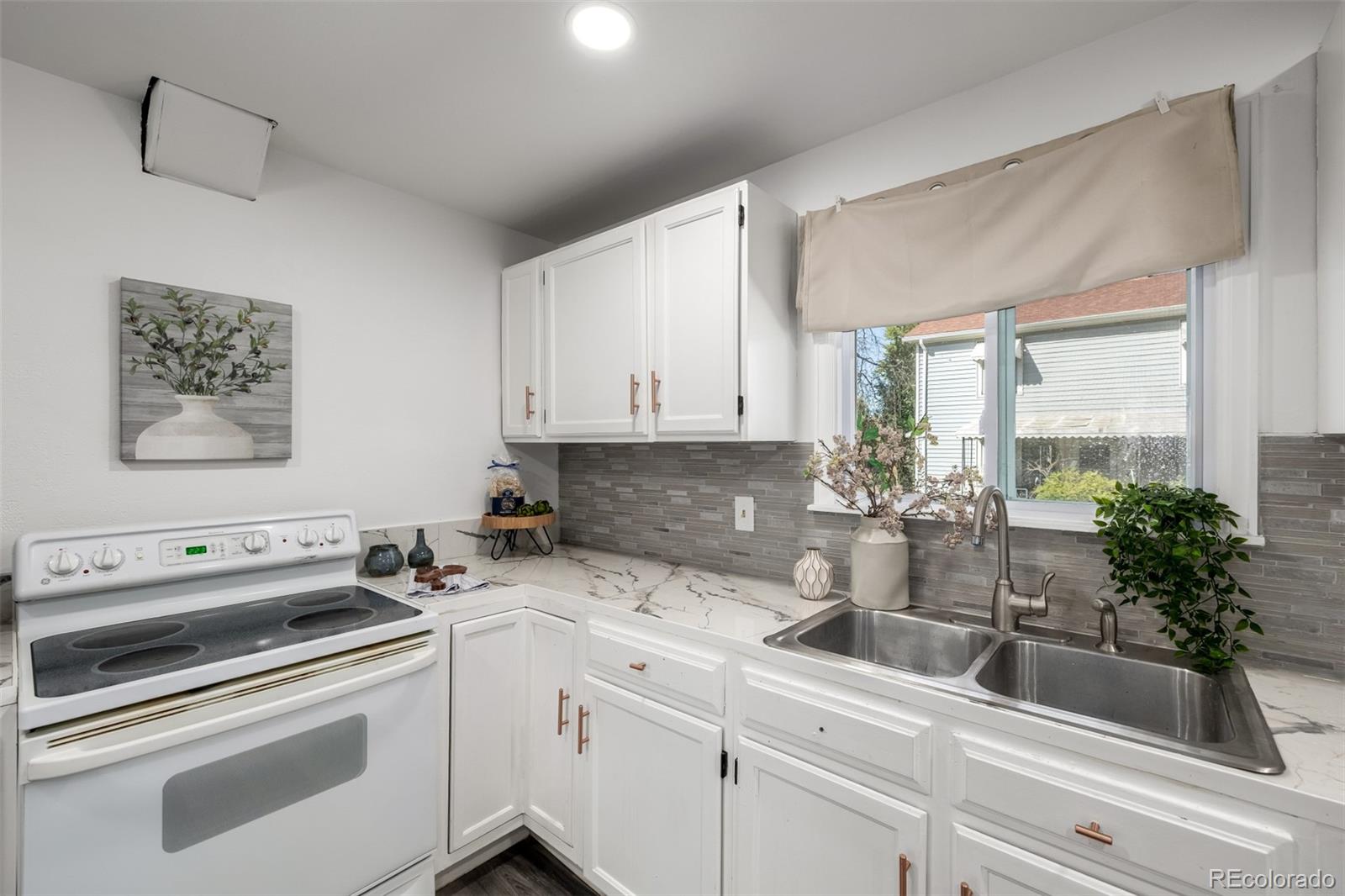 MLS Image #6 for 11087  montview boulevard,aurora, Colorado