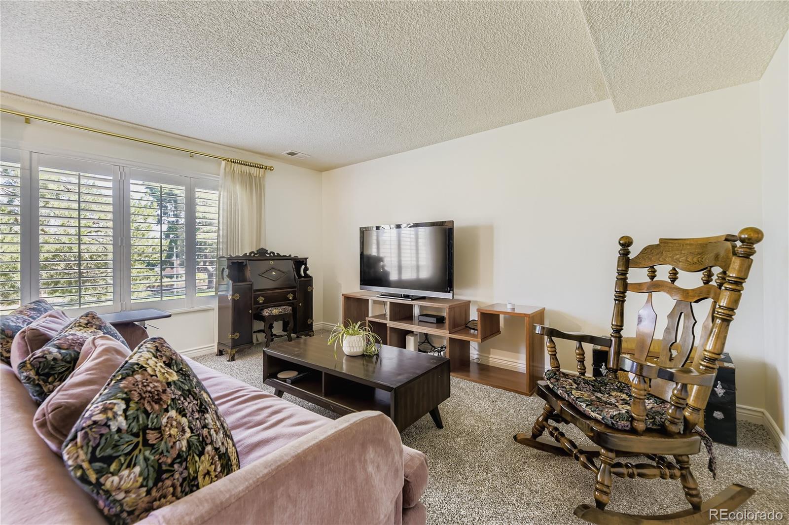 MLS Image #5 for 9089 e nassau avenue,denver, Colorado