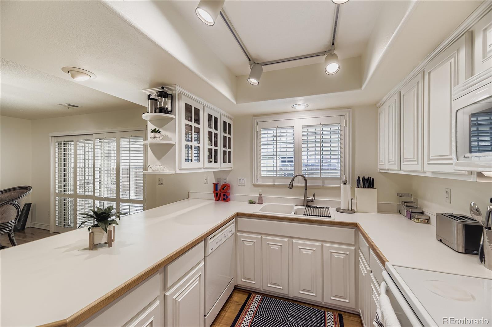 MLS Image #7 for 9089 e nassau avenue,denver, Colorado