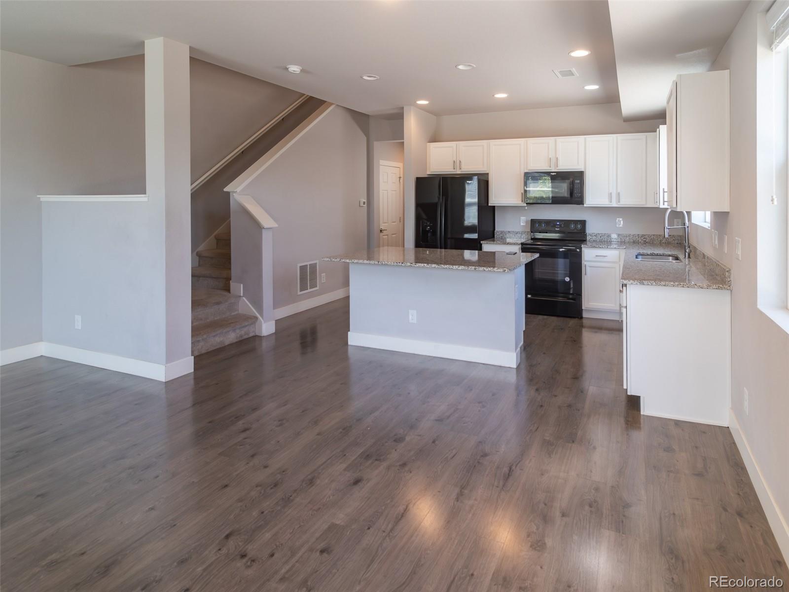 MLS Image #6 for 16069 e elk drive ,denver, Colorado