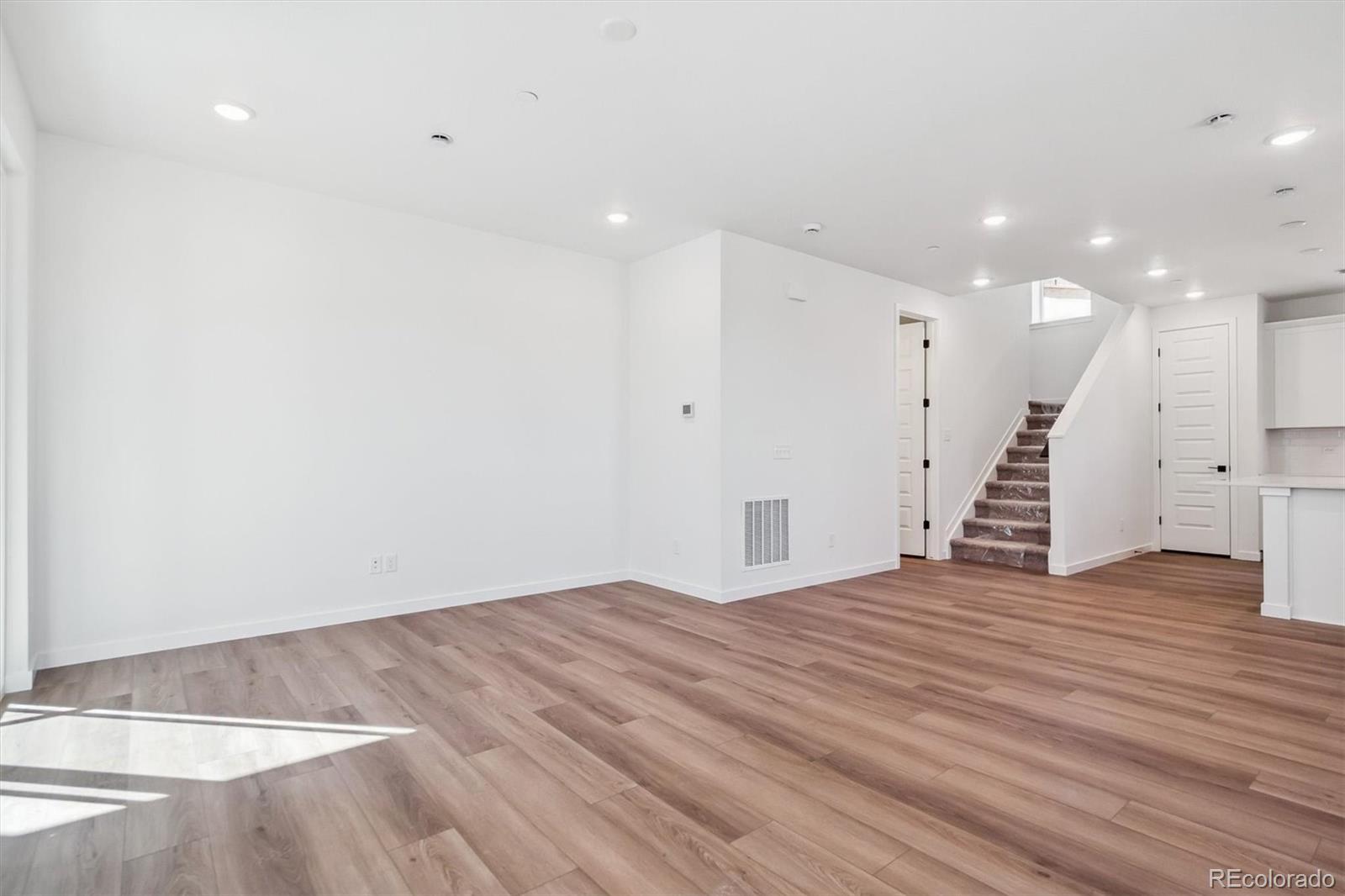MLS Image #7 for 11466 e briarwood circle,centennial, Colorado