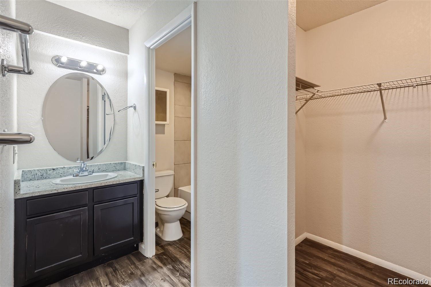 MLS Image #7 for 909 n logan street 4a,denver, Colorado