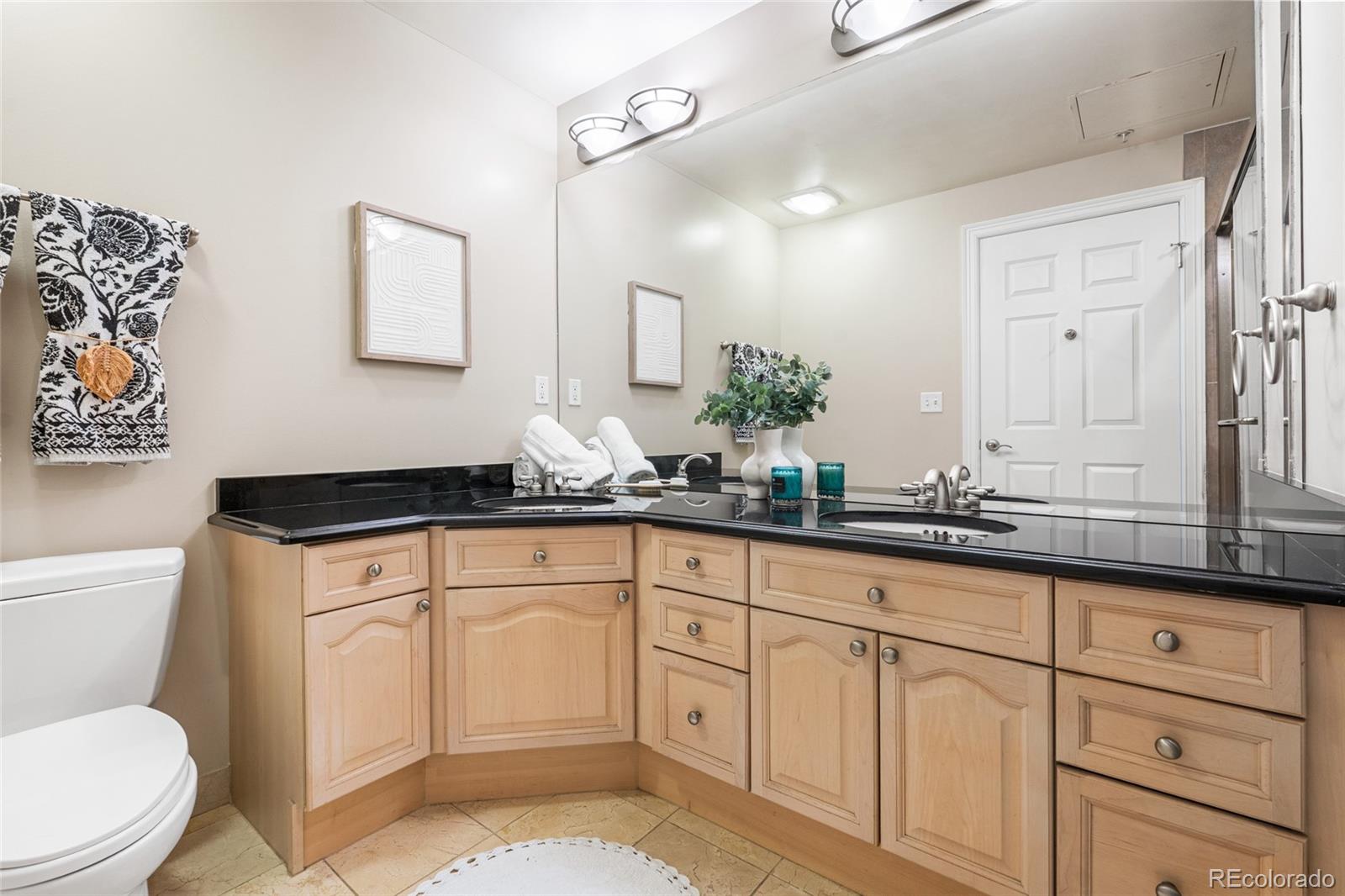 MLS Image #30 for 1827 n grant street,denver, Colorado