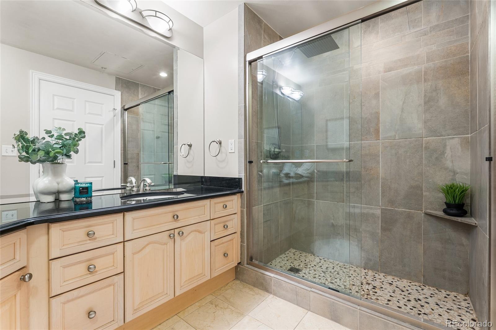 MLS Image #31 for 1827 n grant street,denver, Colorado