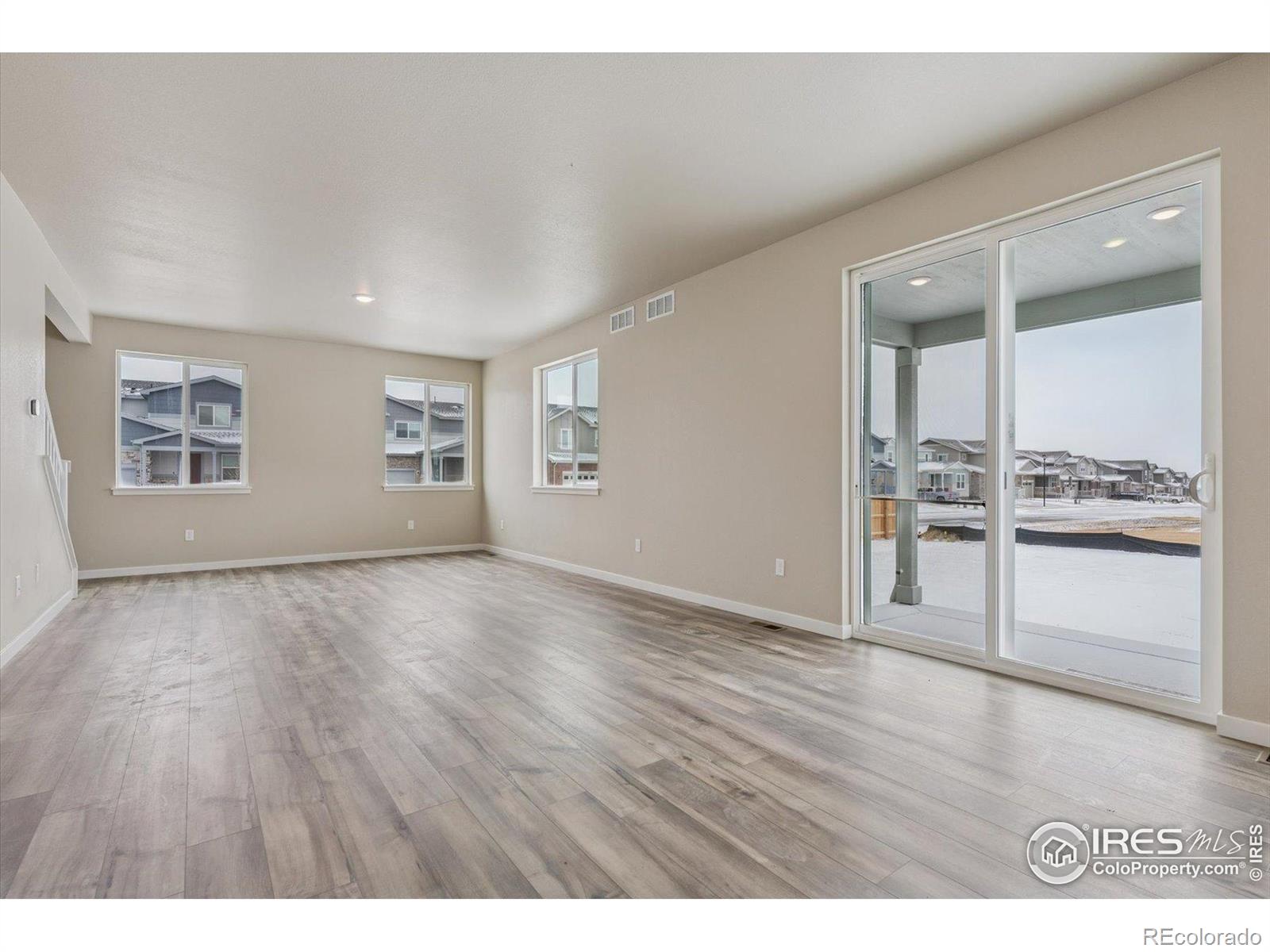 MLS Image #10 for 944  harvard street,johnstown, Colorado