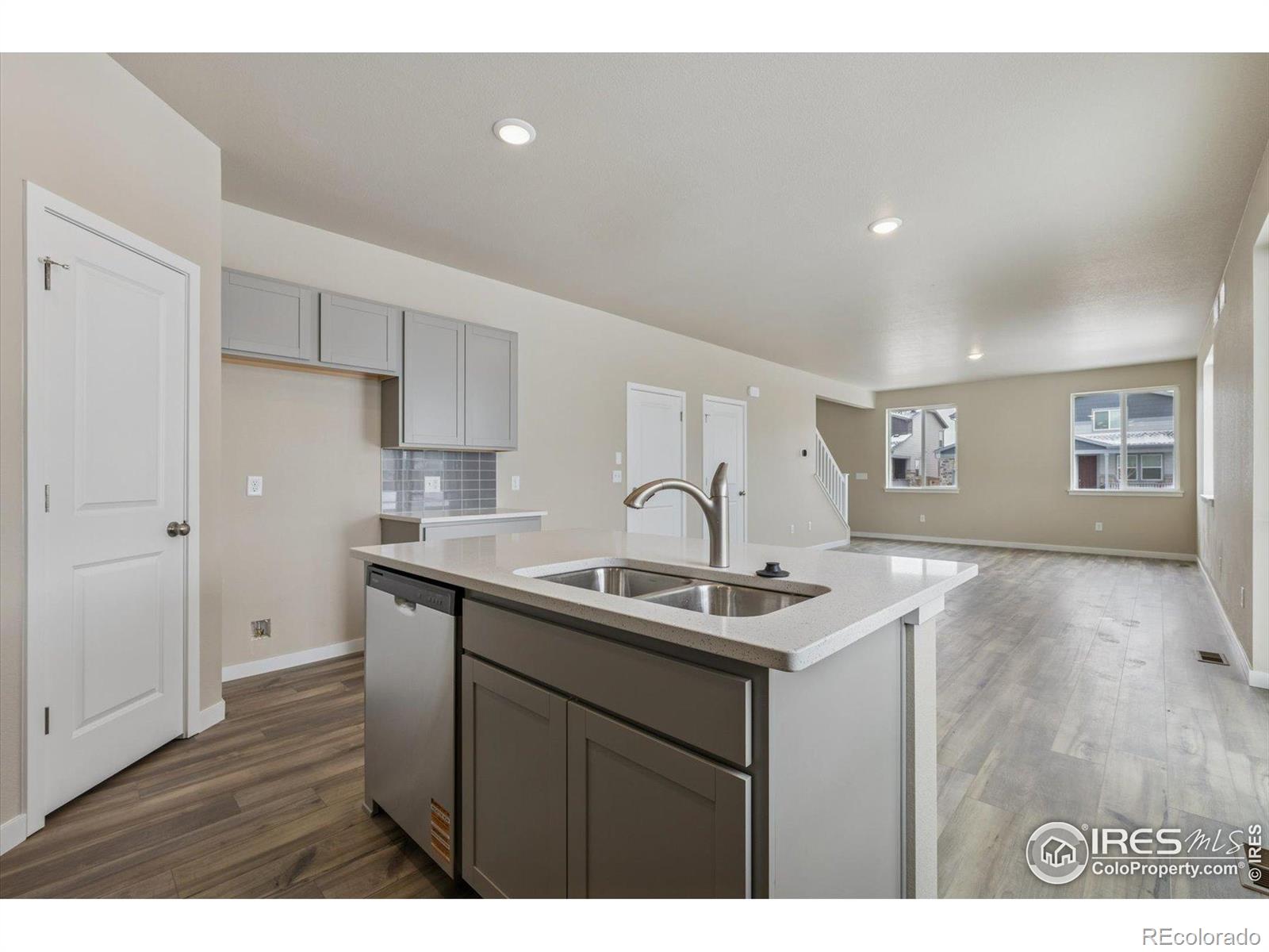 MLS Image #17 for 944  harvard street,johnstown, Colorado