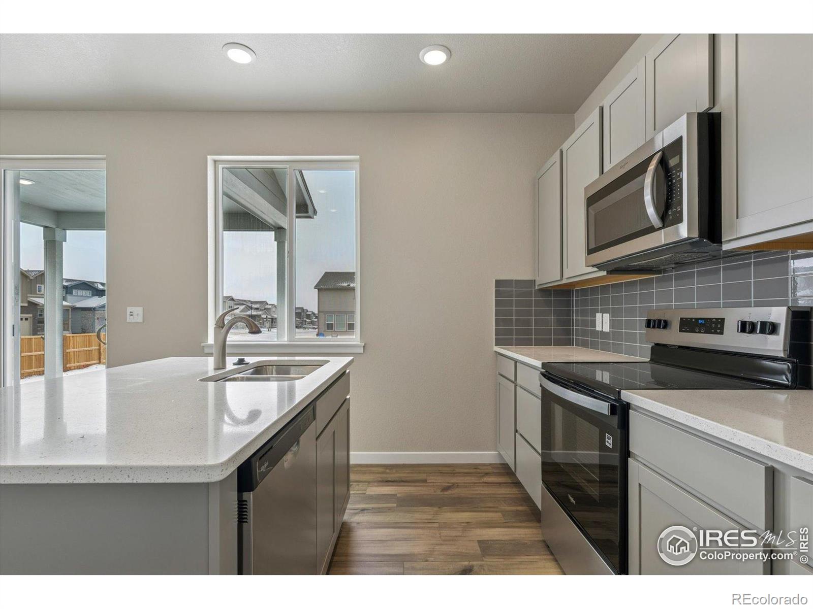 MLS Image #19 for 944  harvard street,johnstown, Colorado