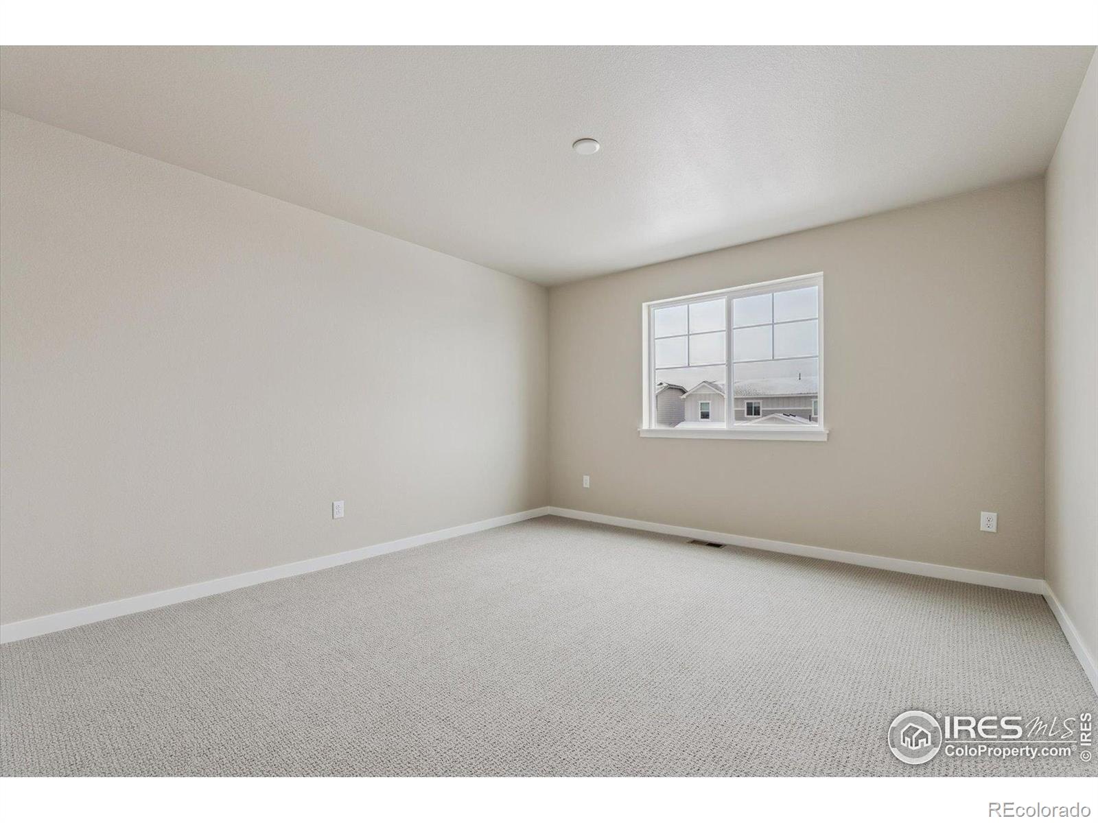 MLS Image #23 for 944  harvard street,johnstown, Colorado