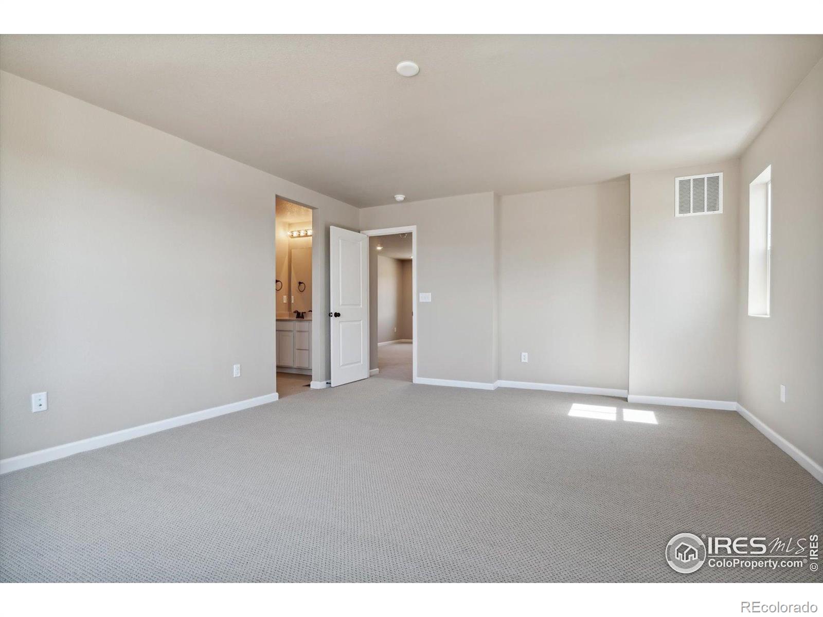 MLS Image #38 for 944  harvard street,johnstown, Colorado