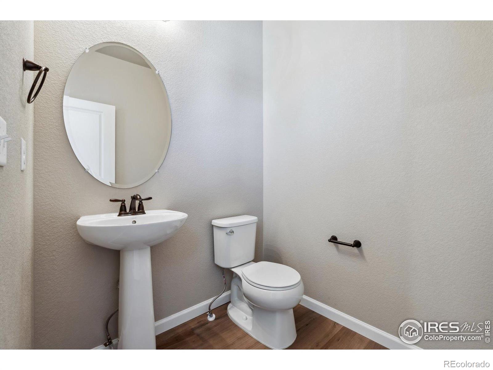 MLS Image #4 for 944  harvard street,johnstown, Colorado