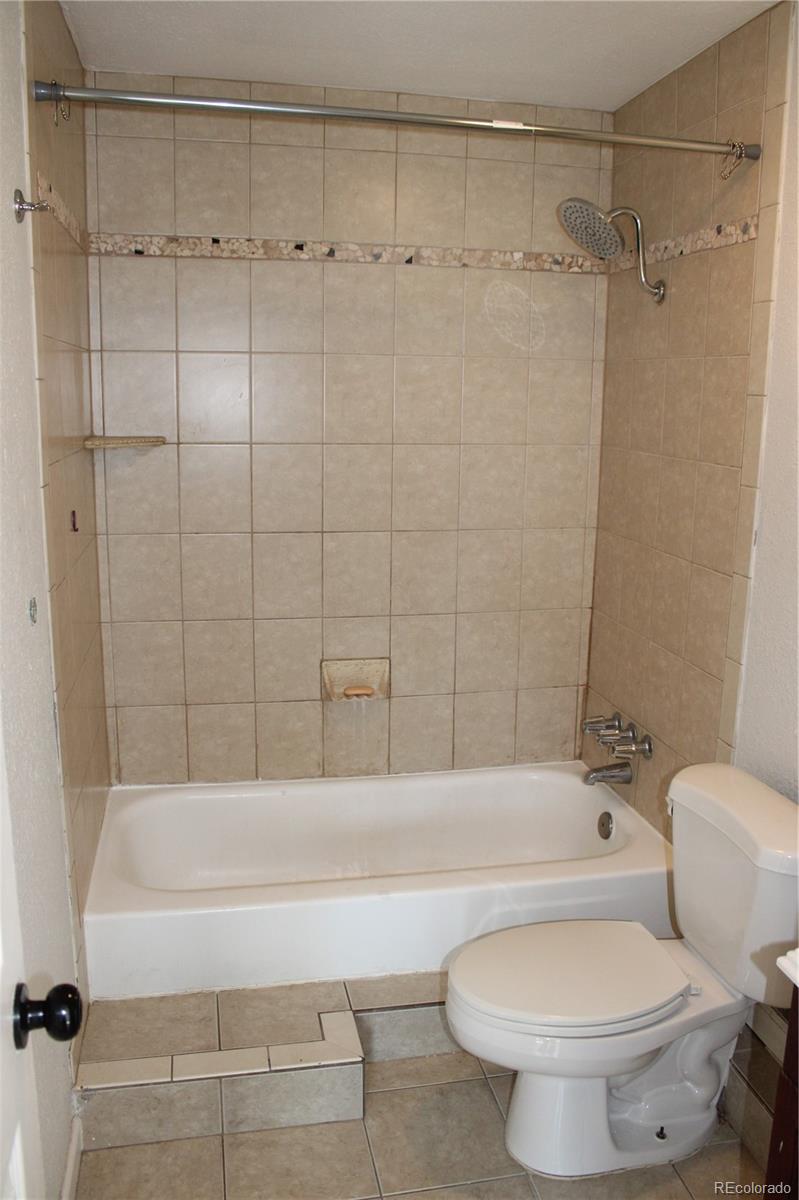 MLS Image #14 for 2375 s linden court,denver, Colorado