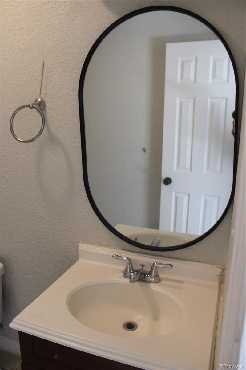 MLS Image #15 for 2375 s linden court,denver, Colorado