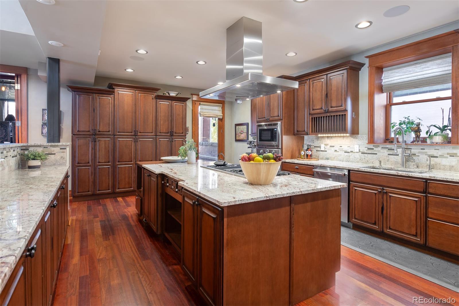 MLS Image #11 for 501 s pearl street,denver, Colorado