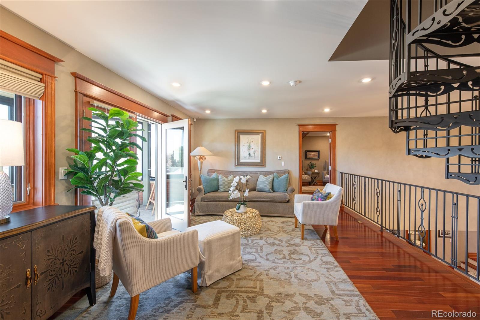MLS Image #14 for 501 s pearl street,denver, Colorado