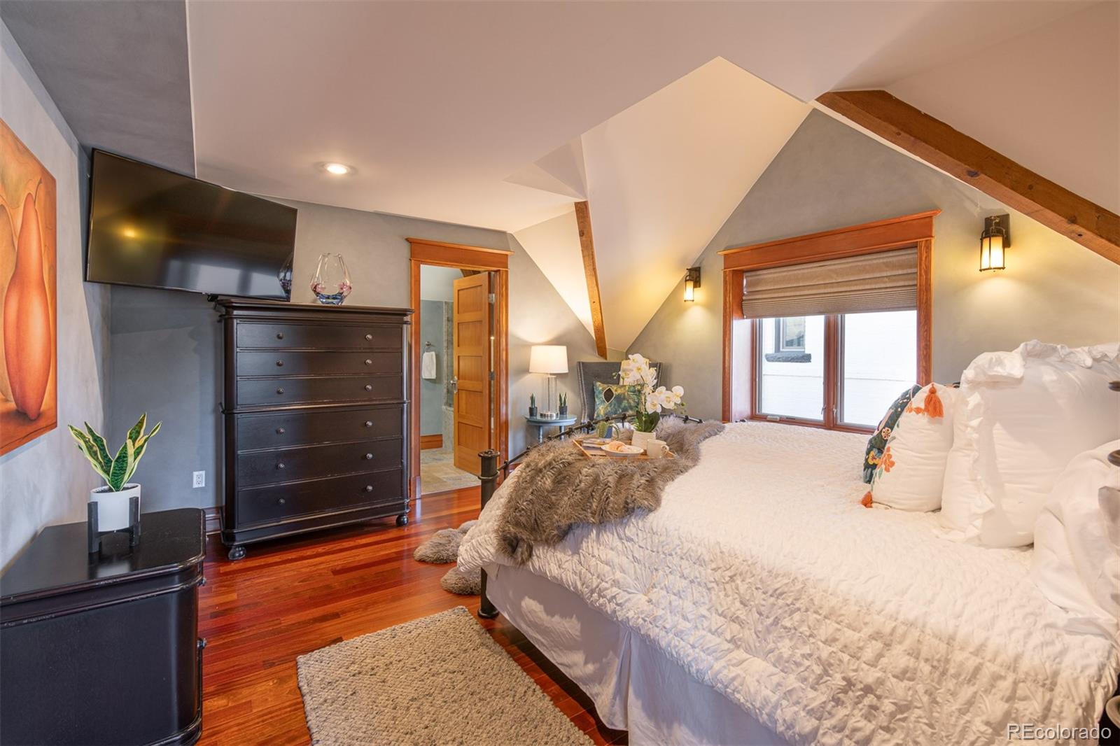 MLS Image #22 for 501 s pearl street,denver, Colorado