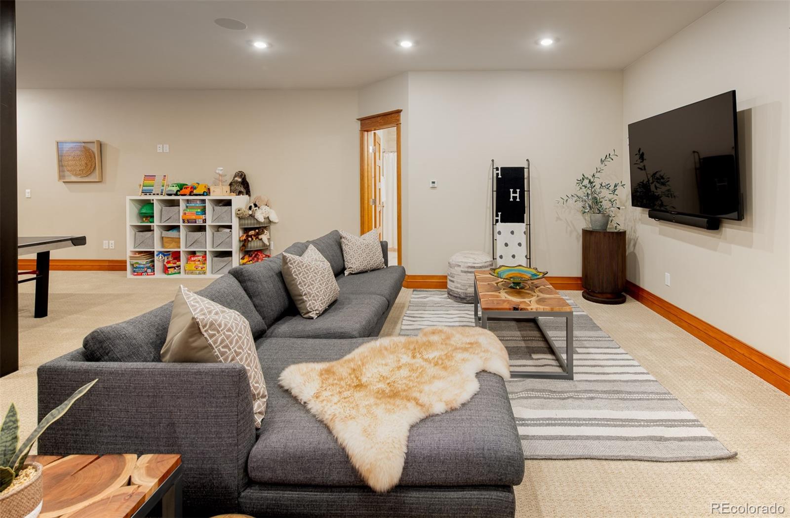 MLS Image #31 for 501 s pearl street,denver, Colorado