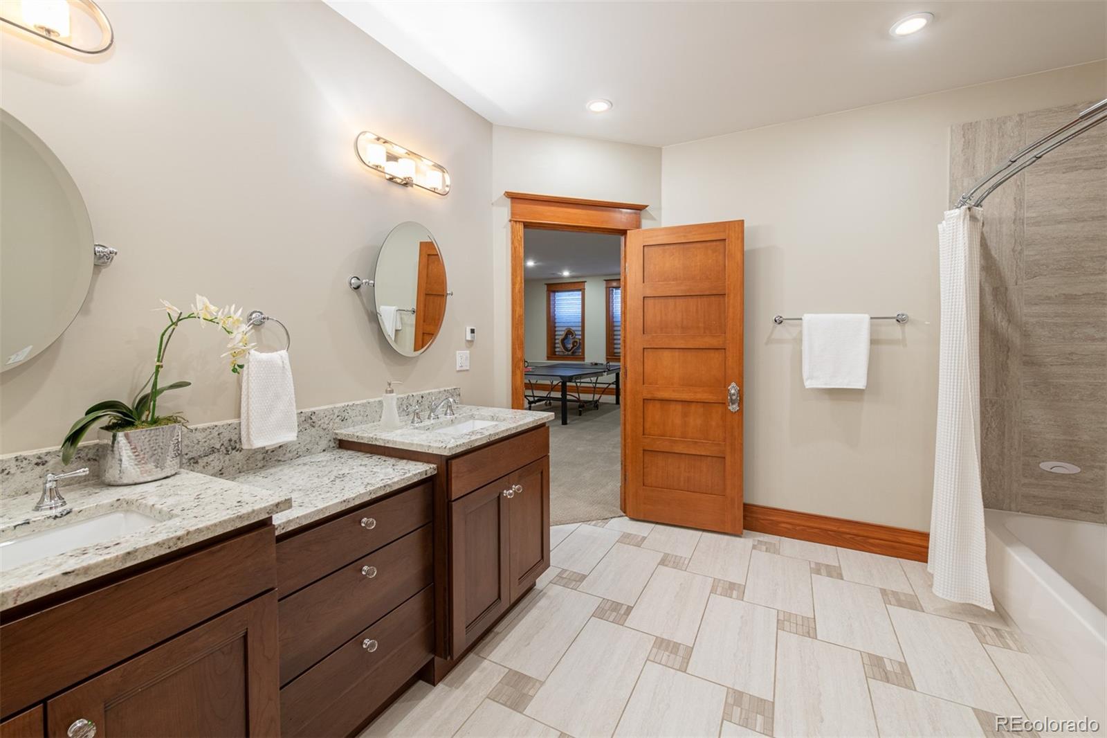 MLS Image #34 for 501 s pearl street,denver, Colorado