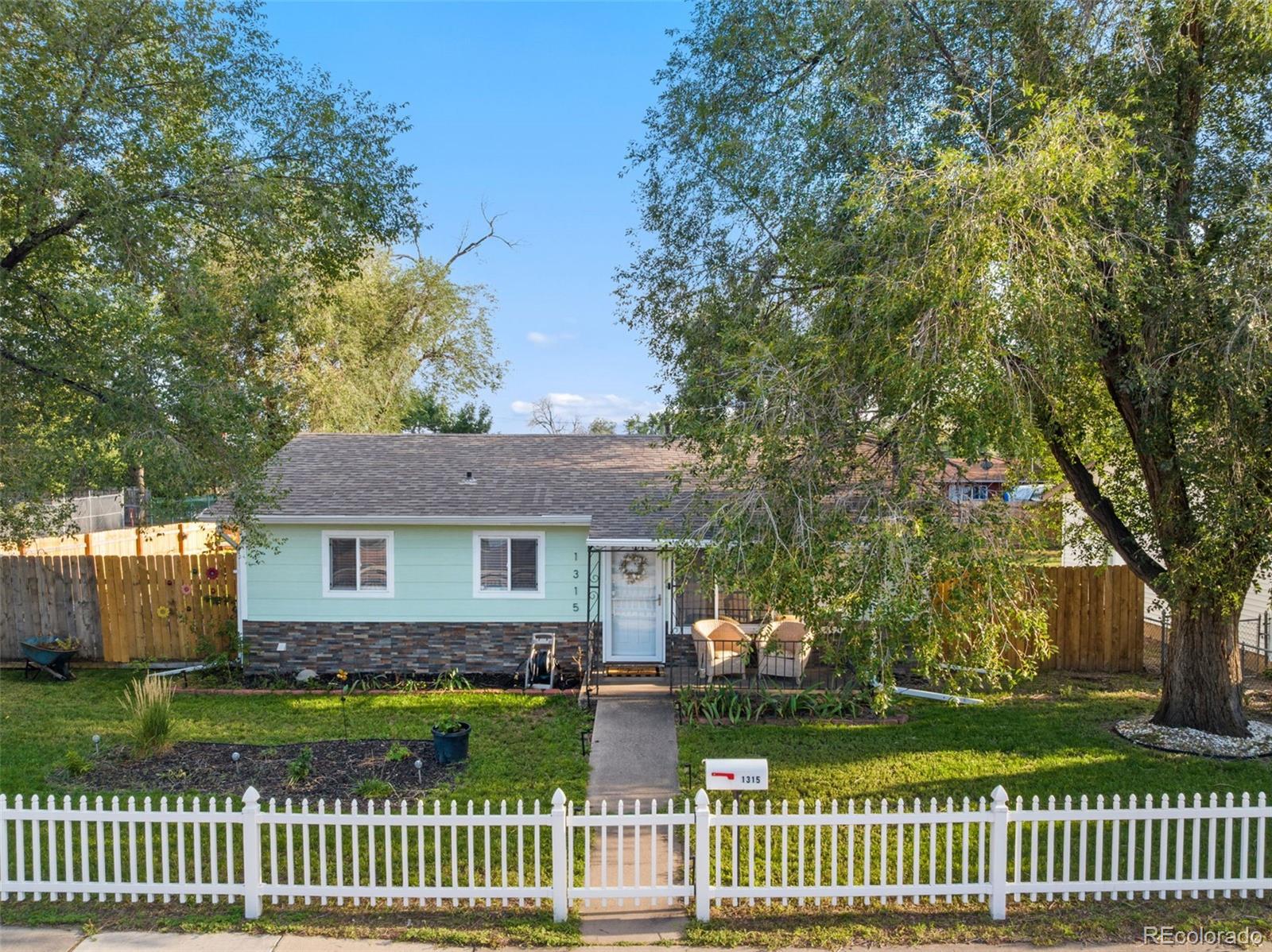 MLS Image #2 for 1315  pando avenue,colorado springs, Colorado