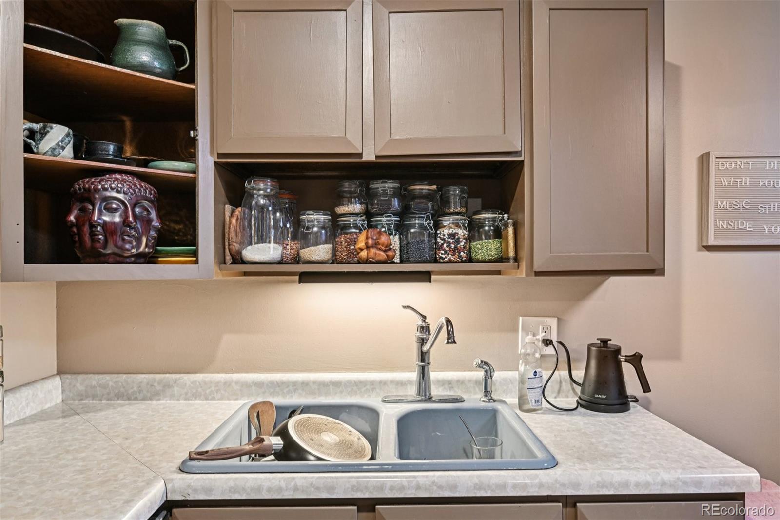 MLS Image #11 for 650 s alton way,denver, Colorado