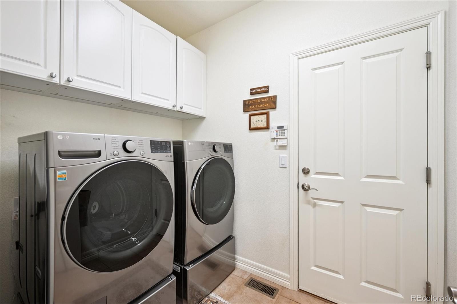 MLS Image #19 for 16324  river haven way,morrison, Colorado