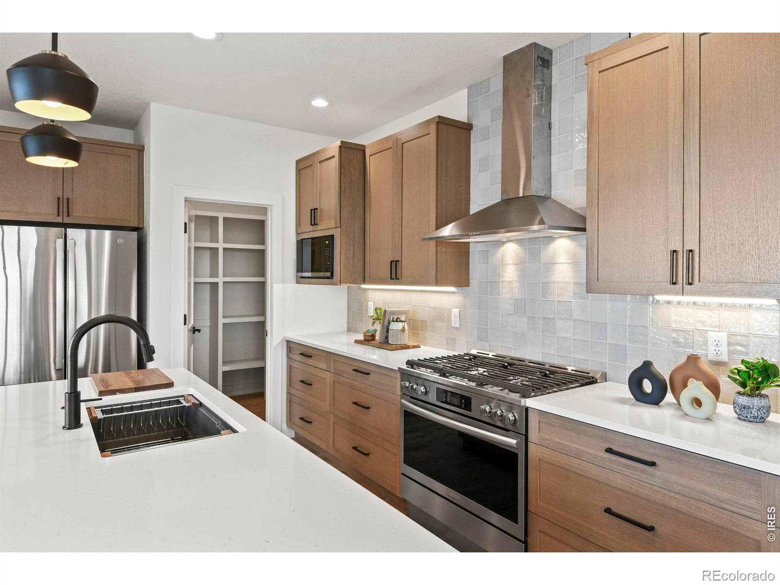 MLS Image #5 for 1424  burt avenue,berthoud, Colorado