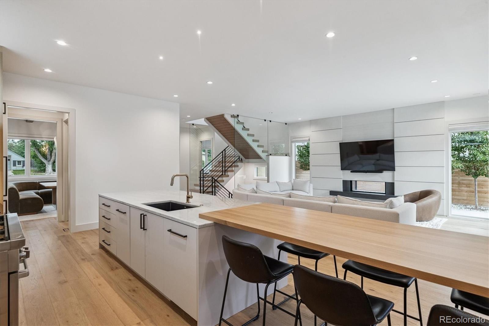 MLS Image #10 for 1377 s saint paul street,denver, Colorado