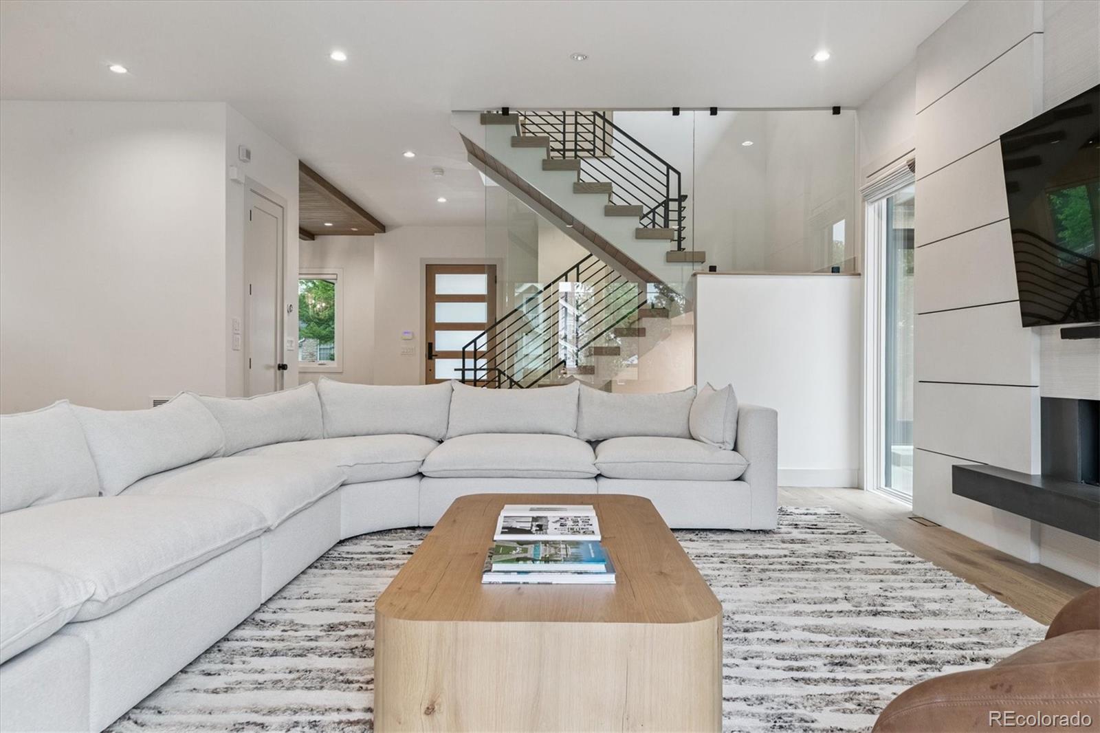 MLS Image #14 for 1377 s saint paul street,denver, Colorado