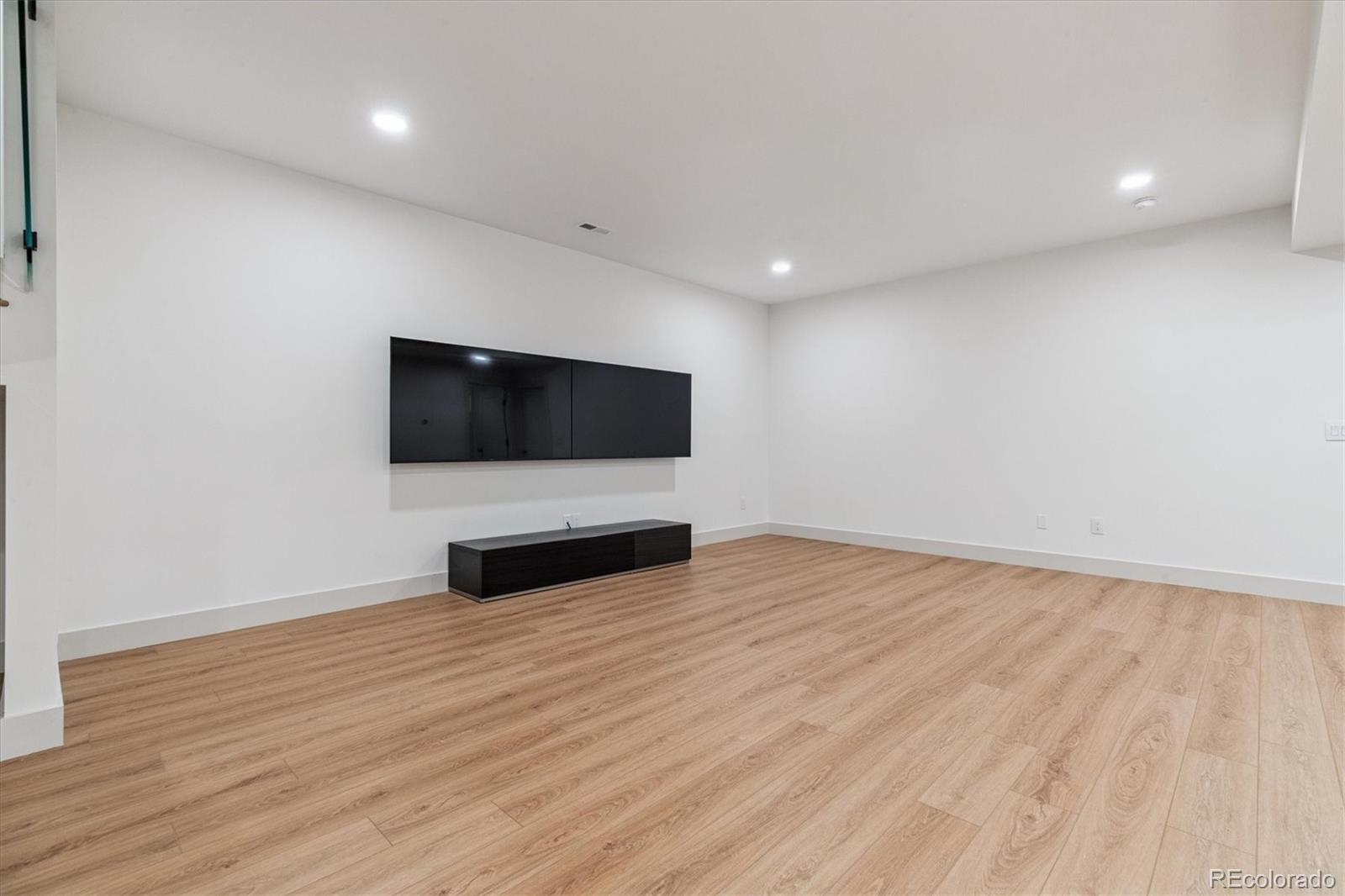 MLS Image #32 for 1377 s saint paul street,denver, Colorado
