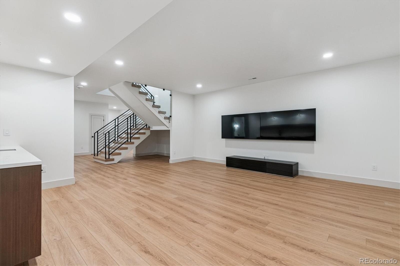 MLS Image #33 for 1377 s saint paul street,denver, Colorado