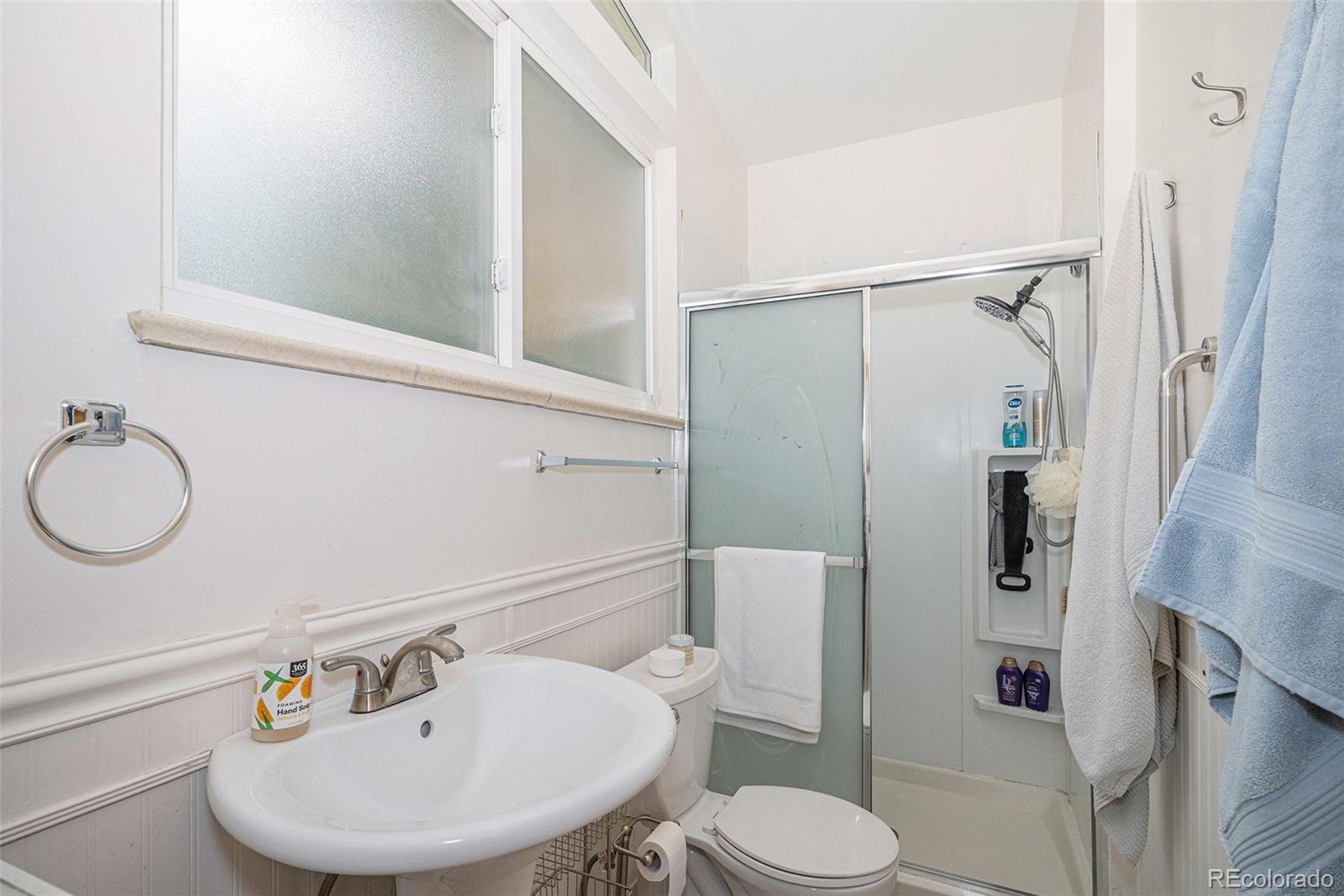MLS Image #14 for 1575 s grape street,denver, Colorado