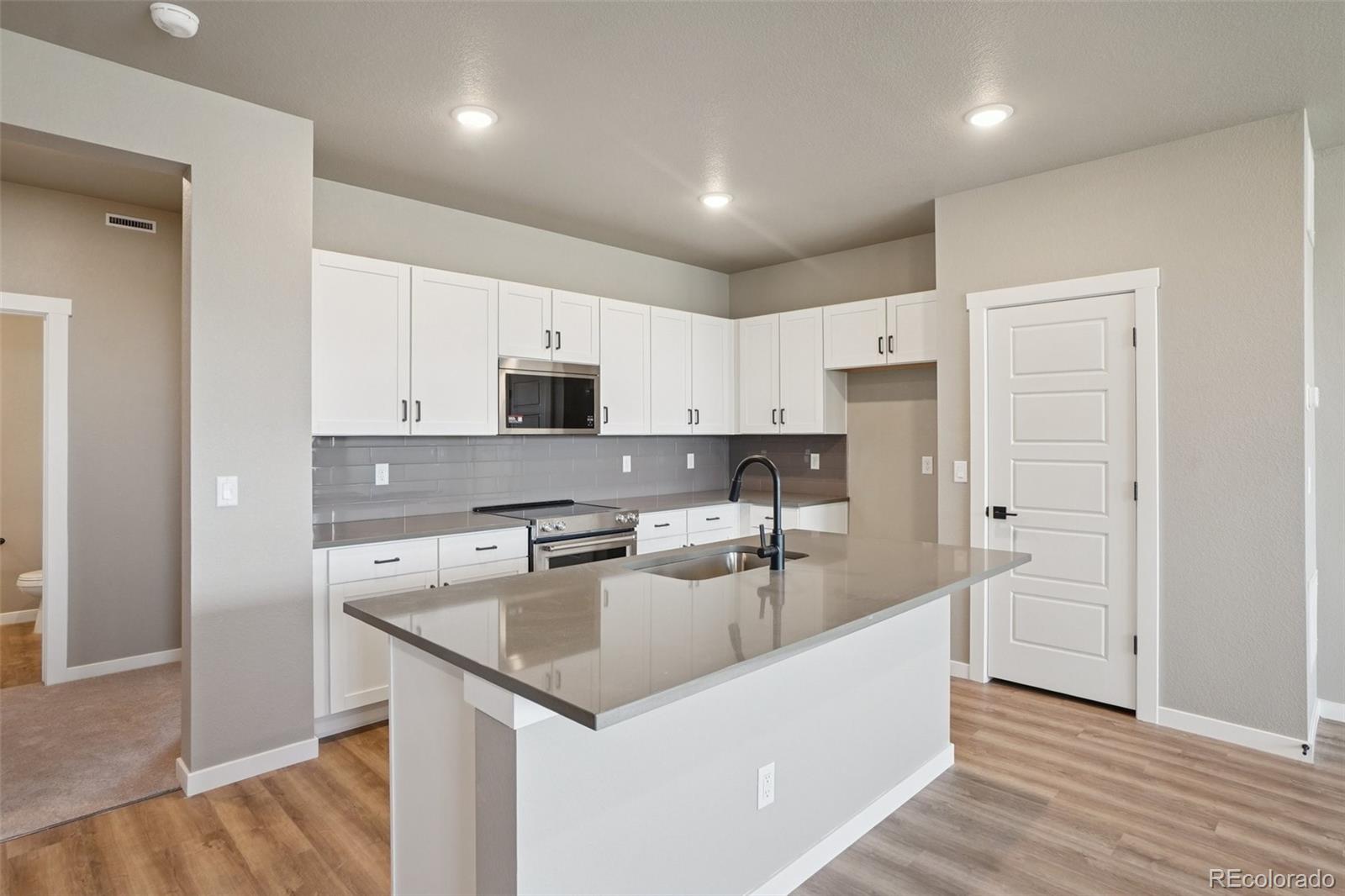 MLS Image #15 for 5423 n eaton park way,aurora, Colorado