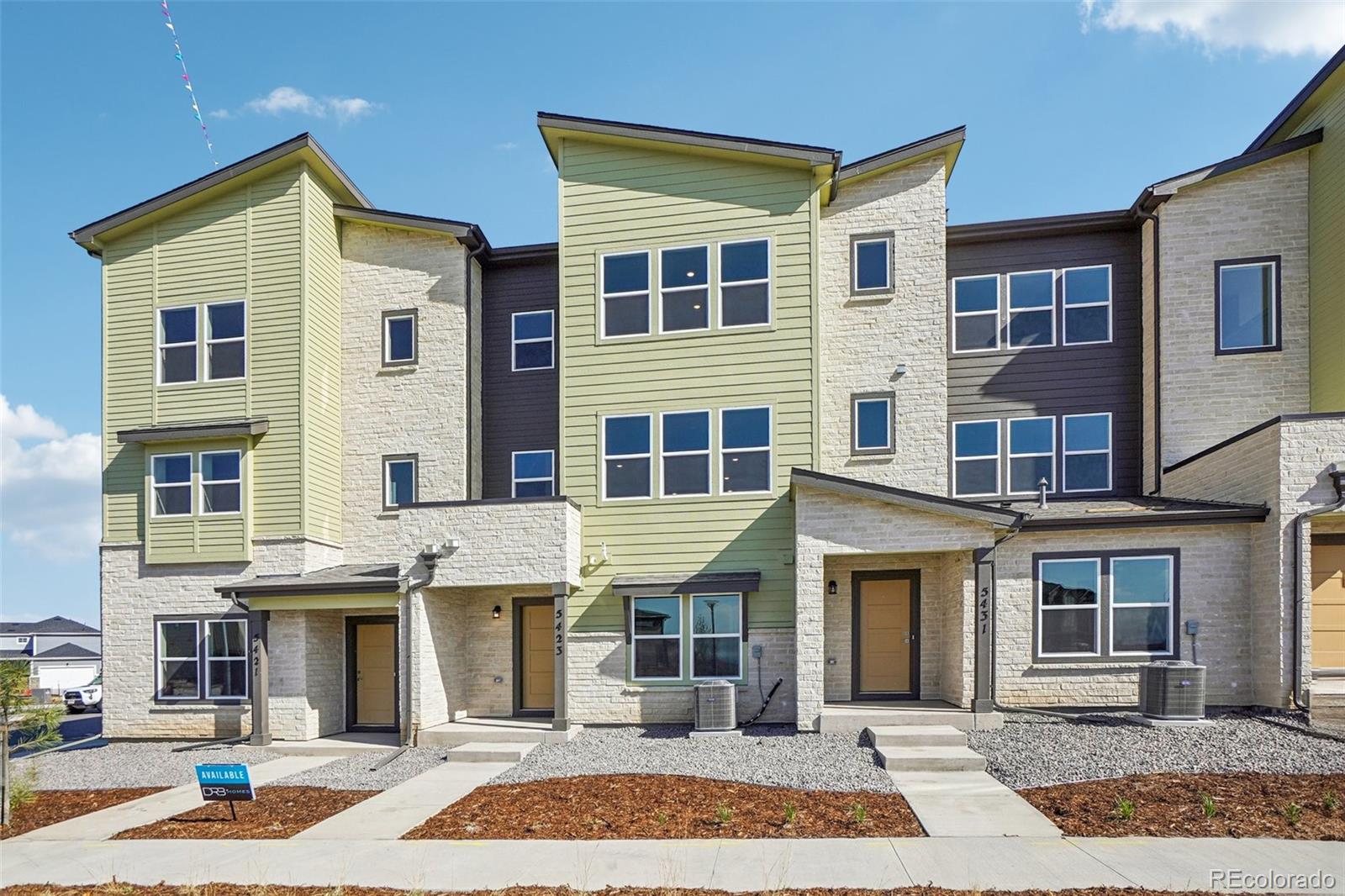 MLS Image #2 for 5423 n eaton park way,aurora, Colorado