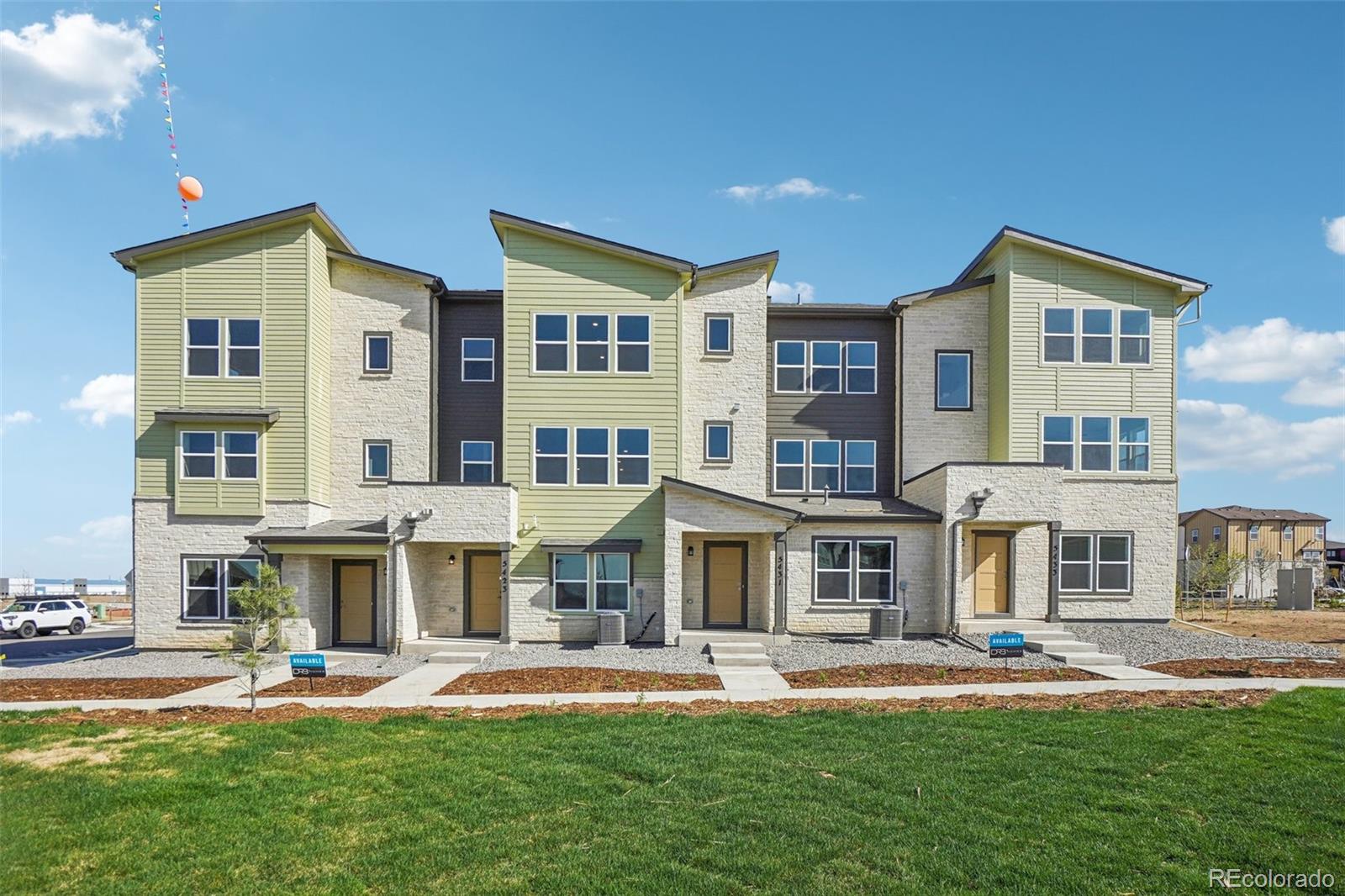 MLS Image #3 for 5423 n eaton park way,aurora, Colorado