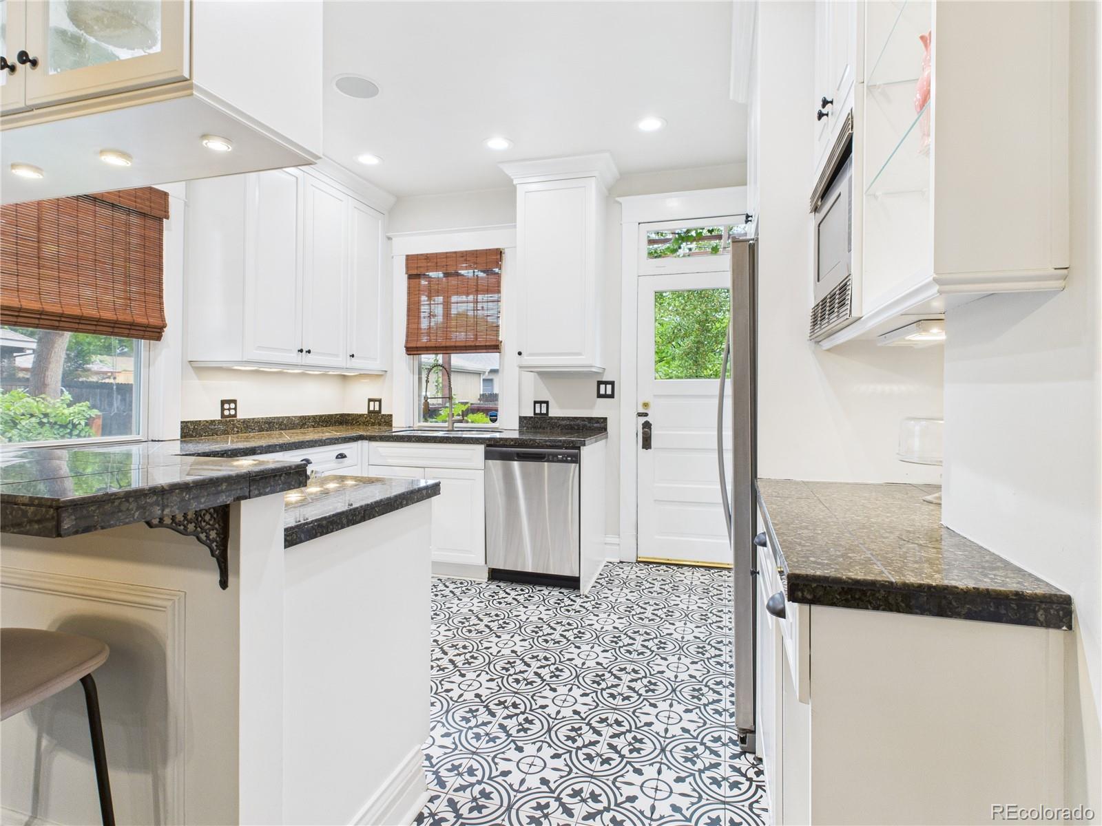 MLS Image #9 for 1175  harrison street,denver, Colorado