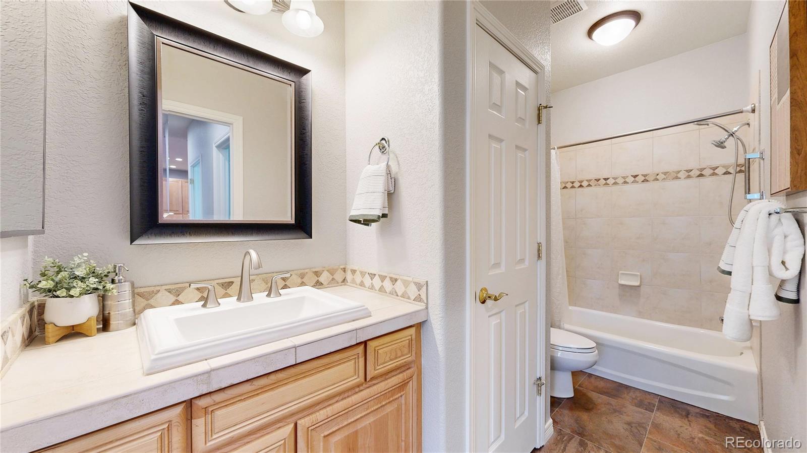 MLS Image #14 for 4545 s monaco street,denver, Colorado