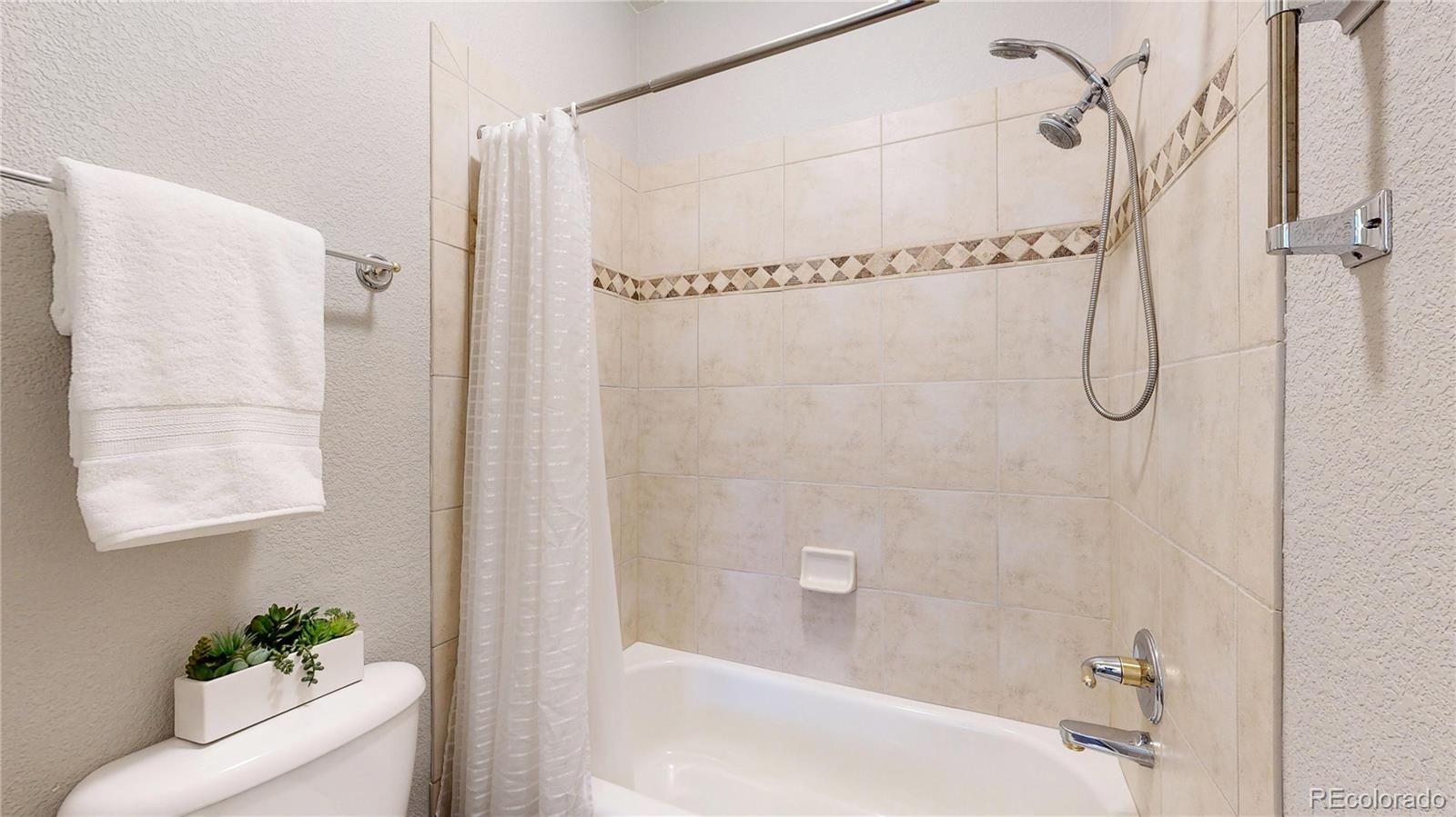 MLS Image #16 for 4545 s monaco street,denver, Colorado