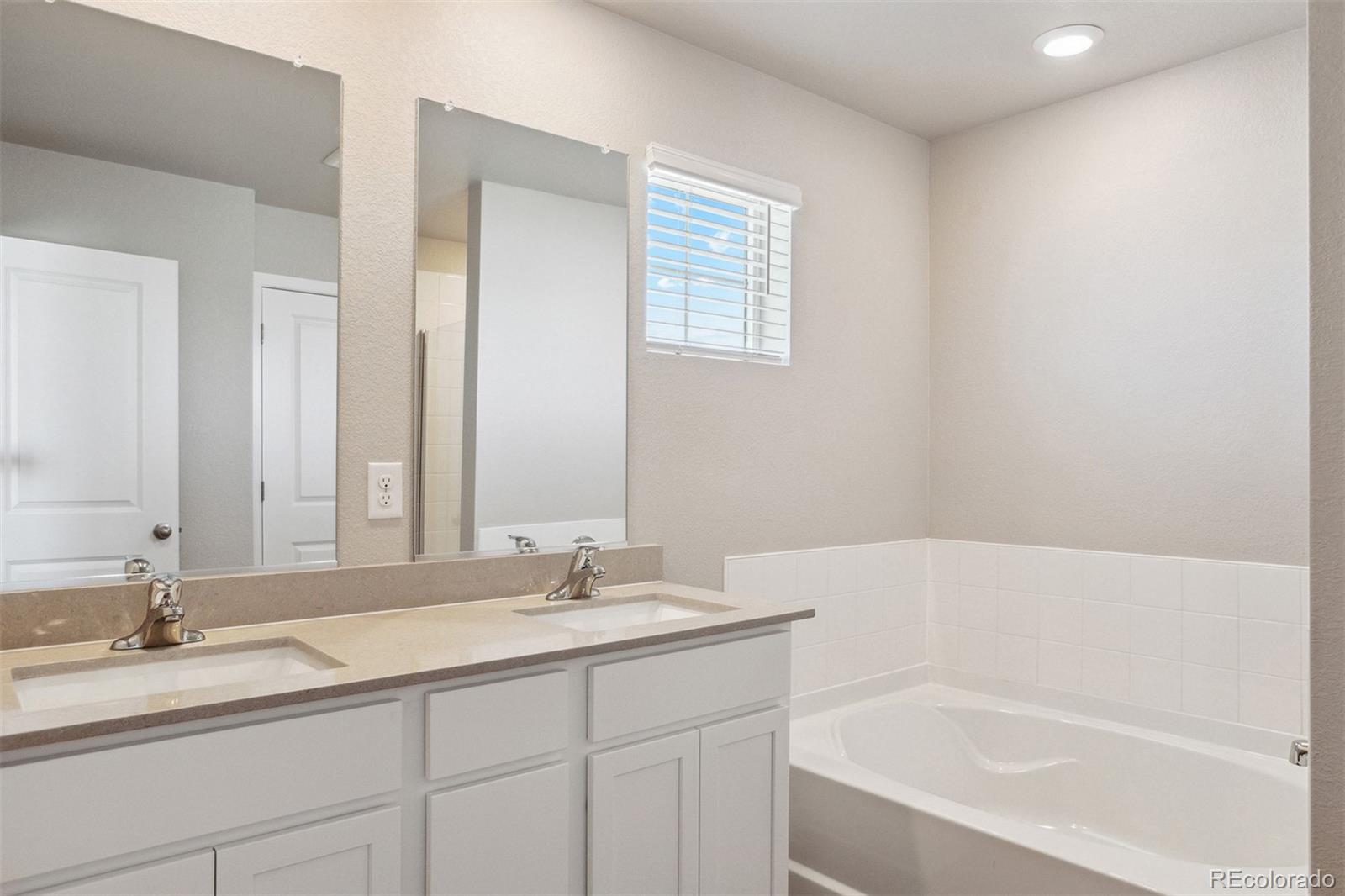 MLS Image #11 for 48210  shetland drive,bennett, Colorado