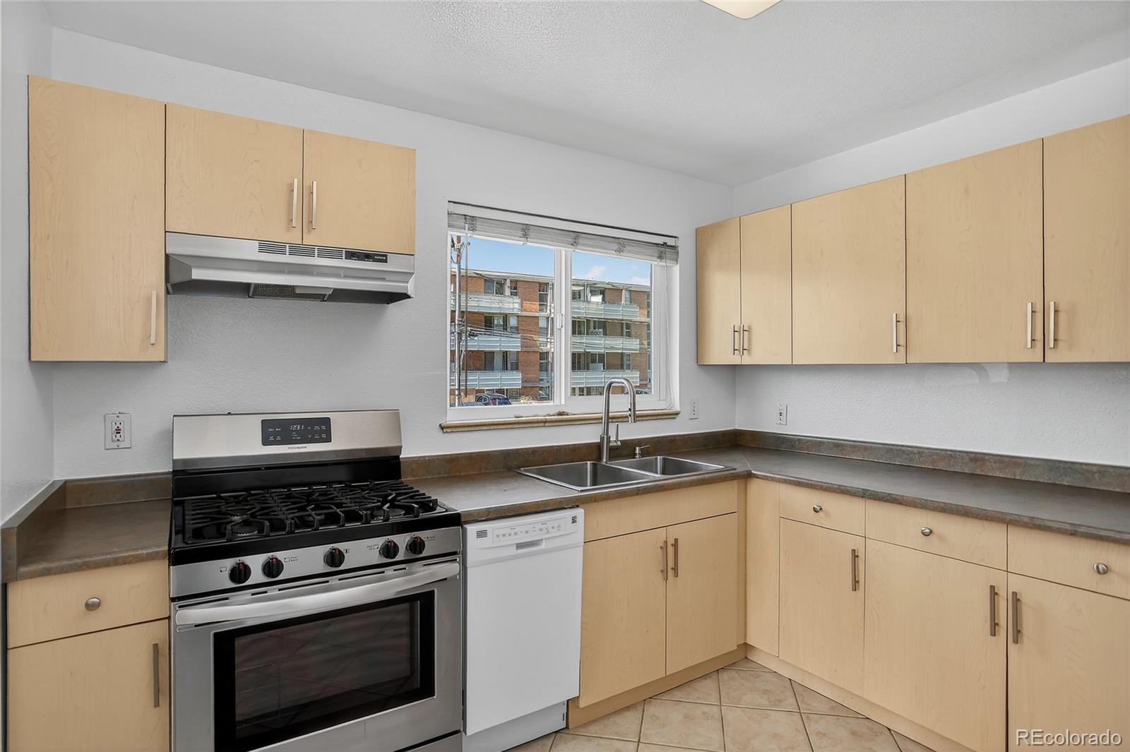 MLS Image #7 for 2525 & 2527 s university boulevard,denver, Colorado