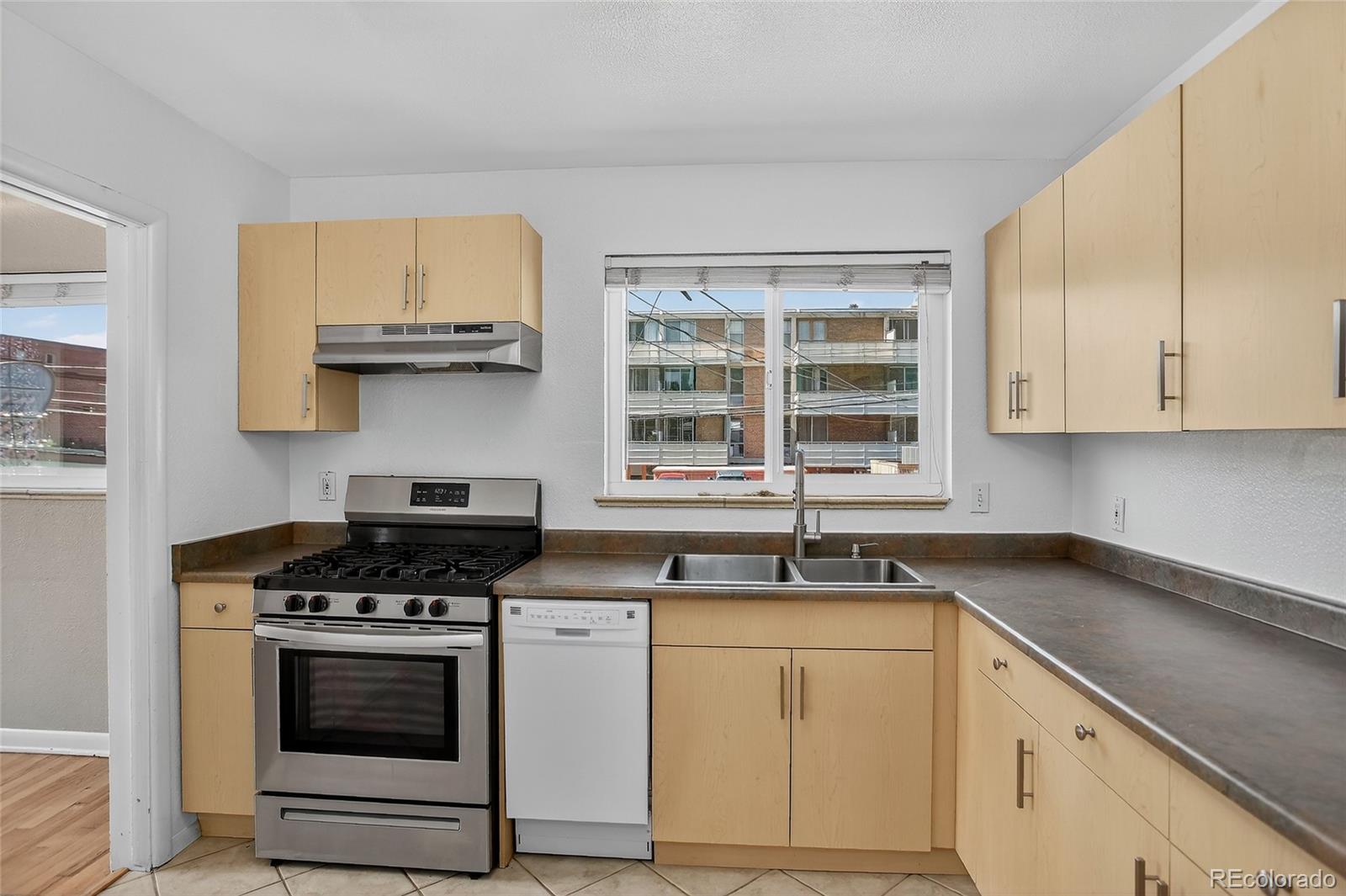 MLS Image #8 for 2525 & 2527 s university boulevard,denver, Colorado