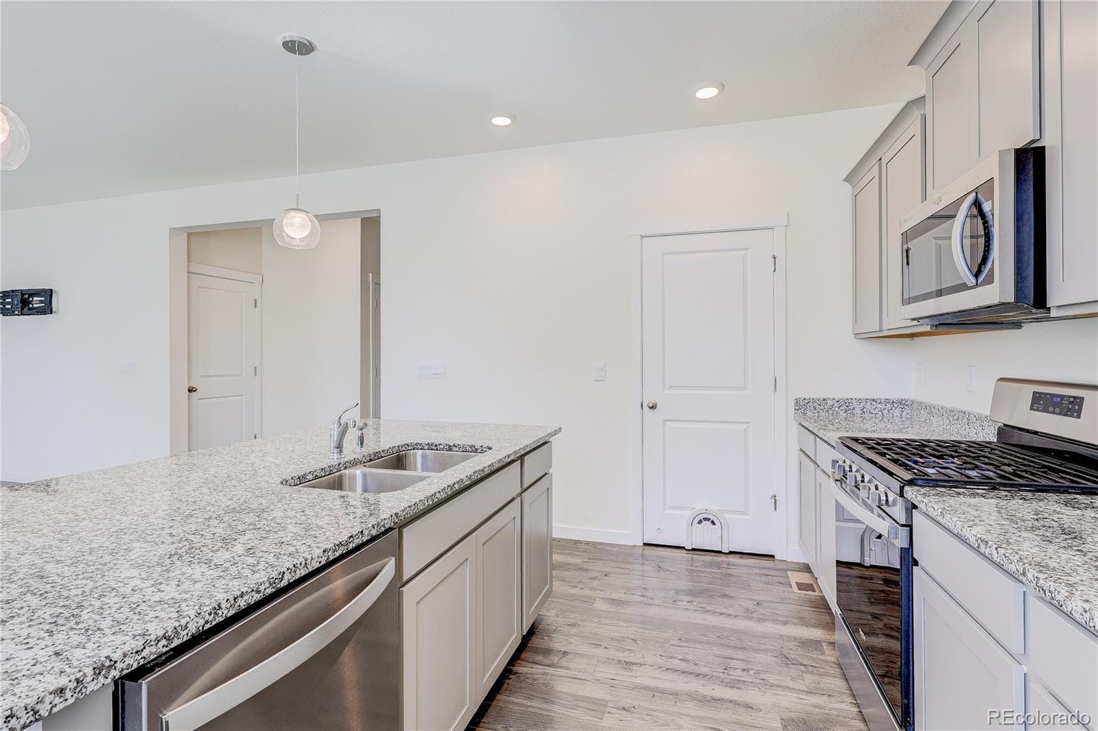 MLS Image #5 for 104  coyote street,bennett, Colorado