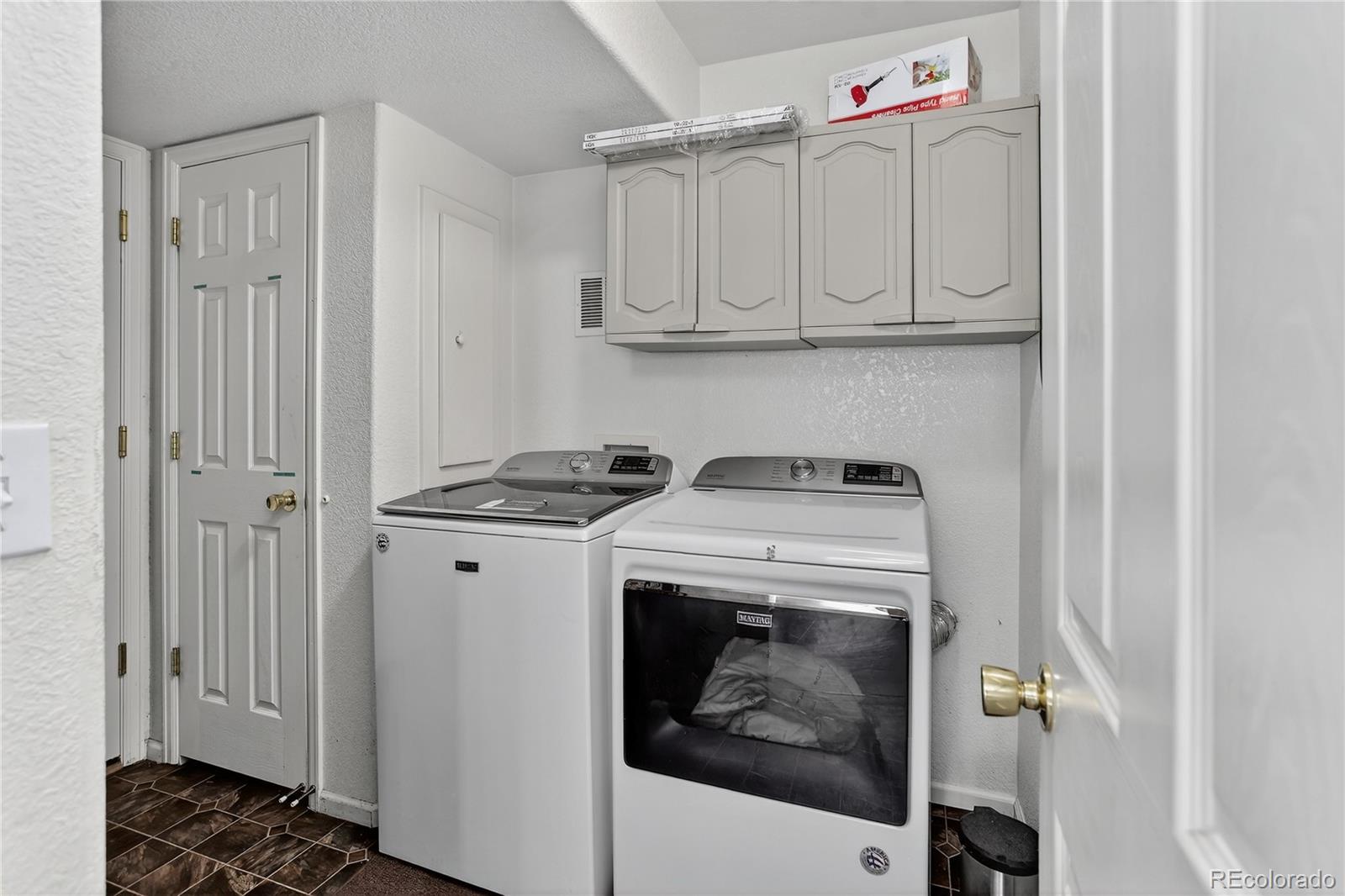 MLS Image #14 for 20000 e mitchell place,denver, Colorado