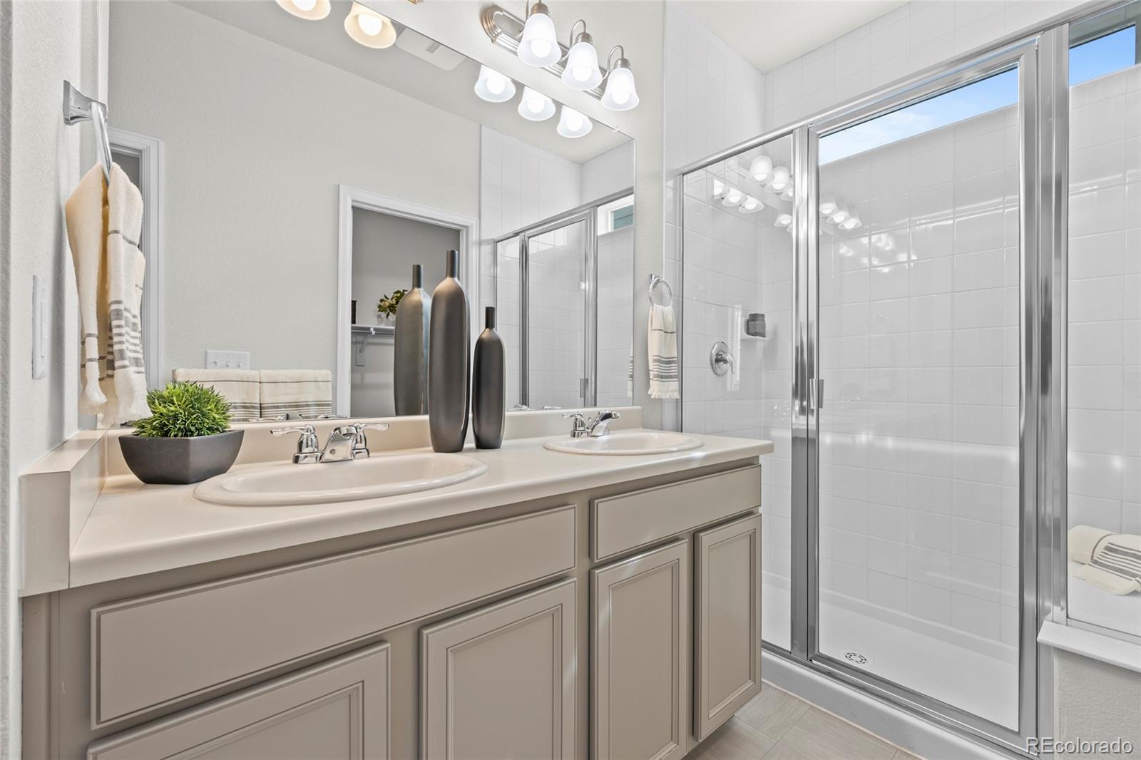 MLS Image #23 for 6643 n danube way,denver, Colorado