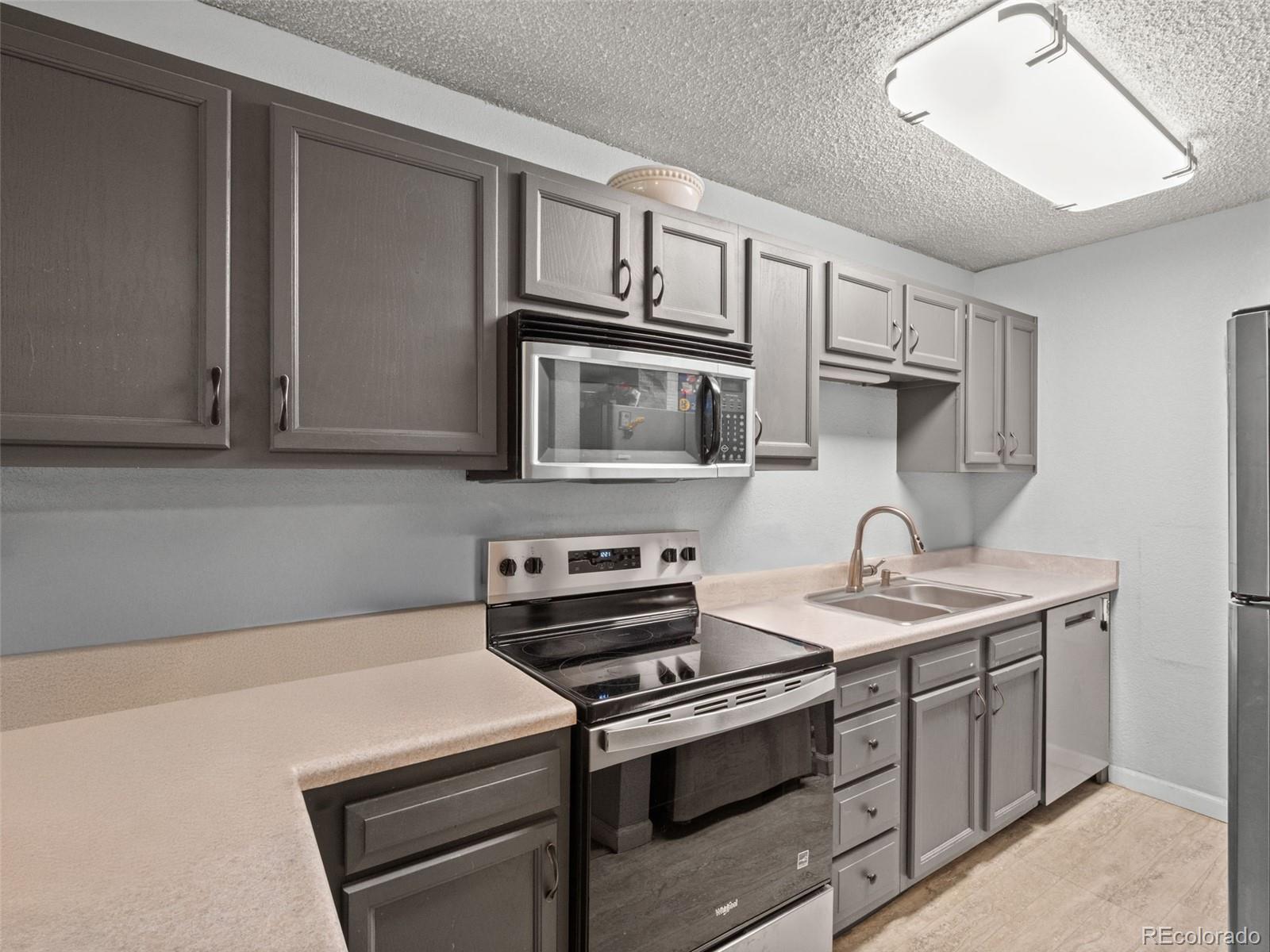 MLS Image #11 for 857 s van gordon court,lakewood, Colorado