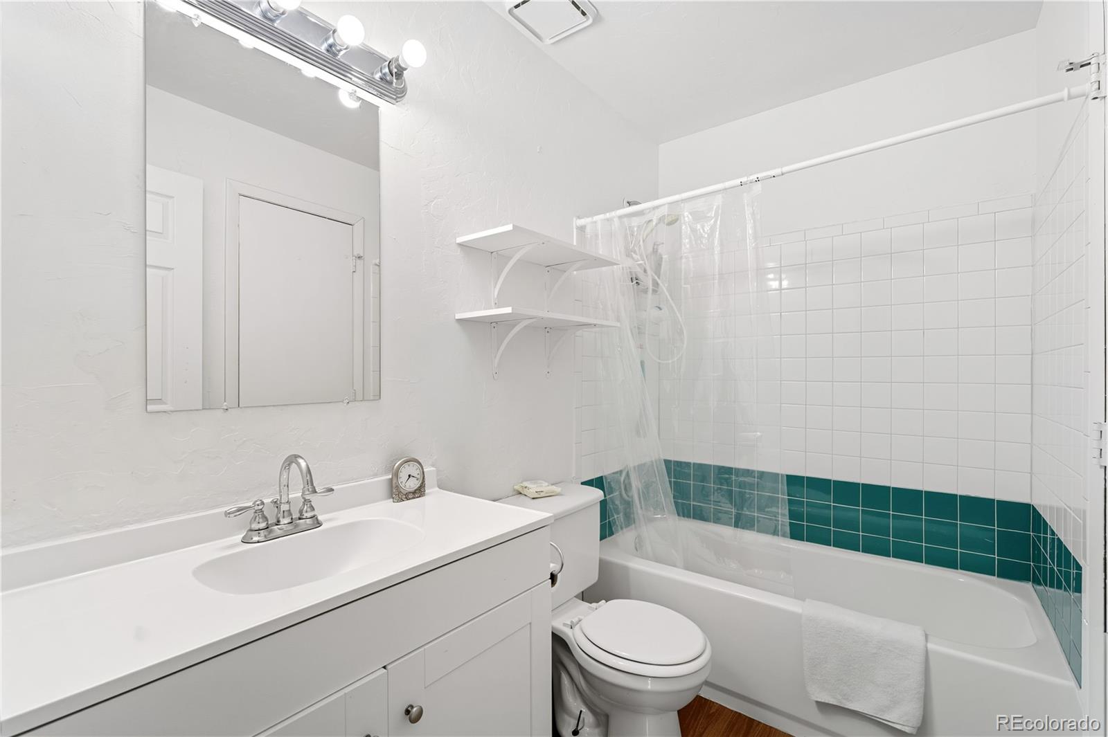 MLS Image #10 for 14509  andrews drive,denver, Colorado