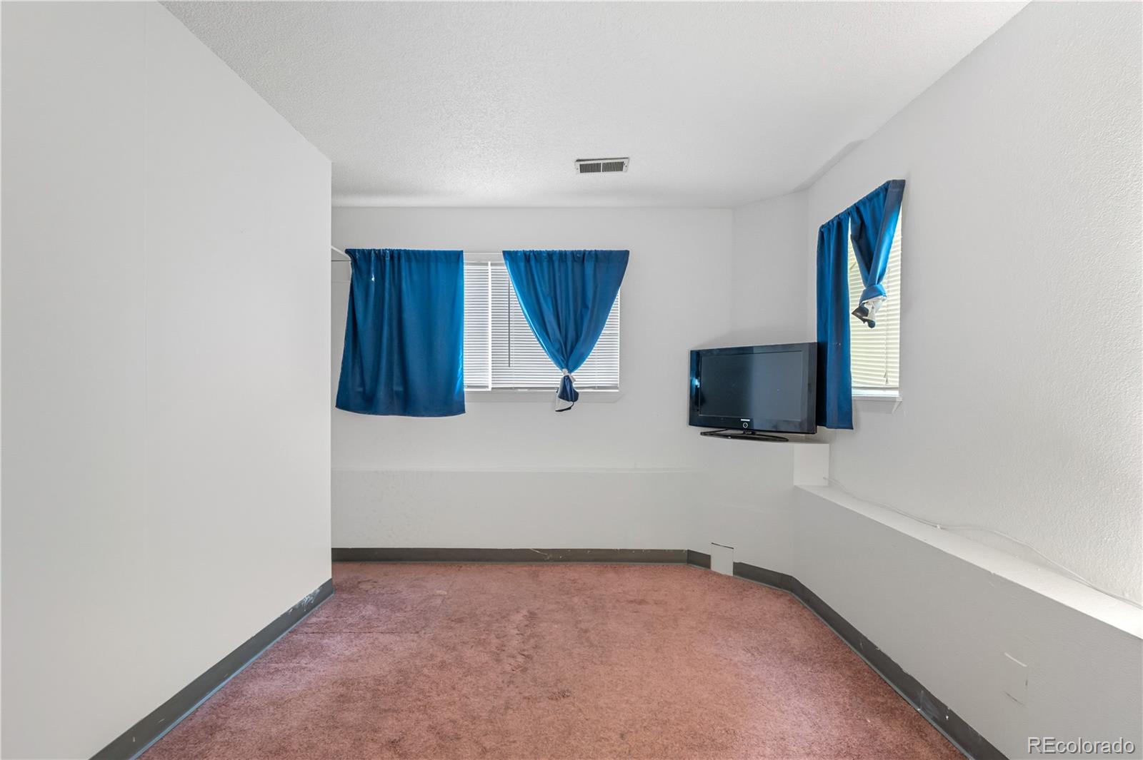 MLS Image #14 for 14509  andrews drive,denver, Colorado