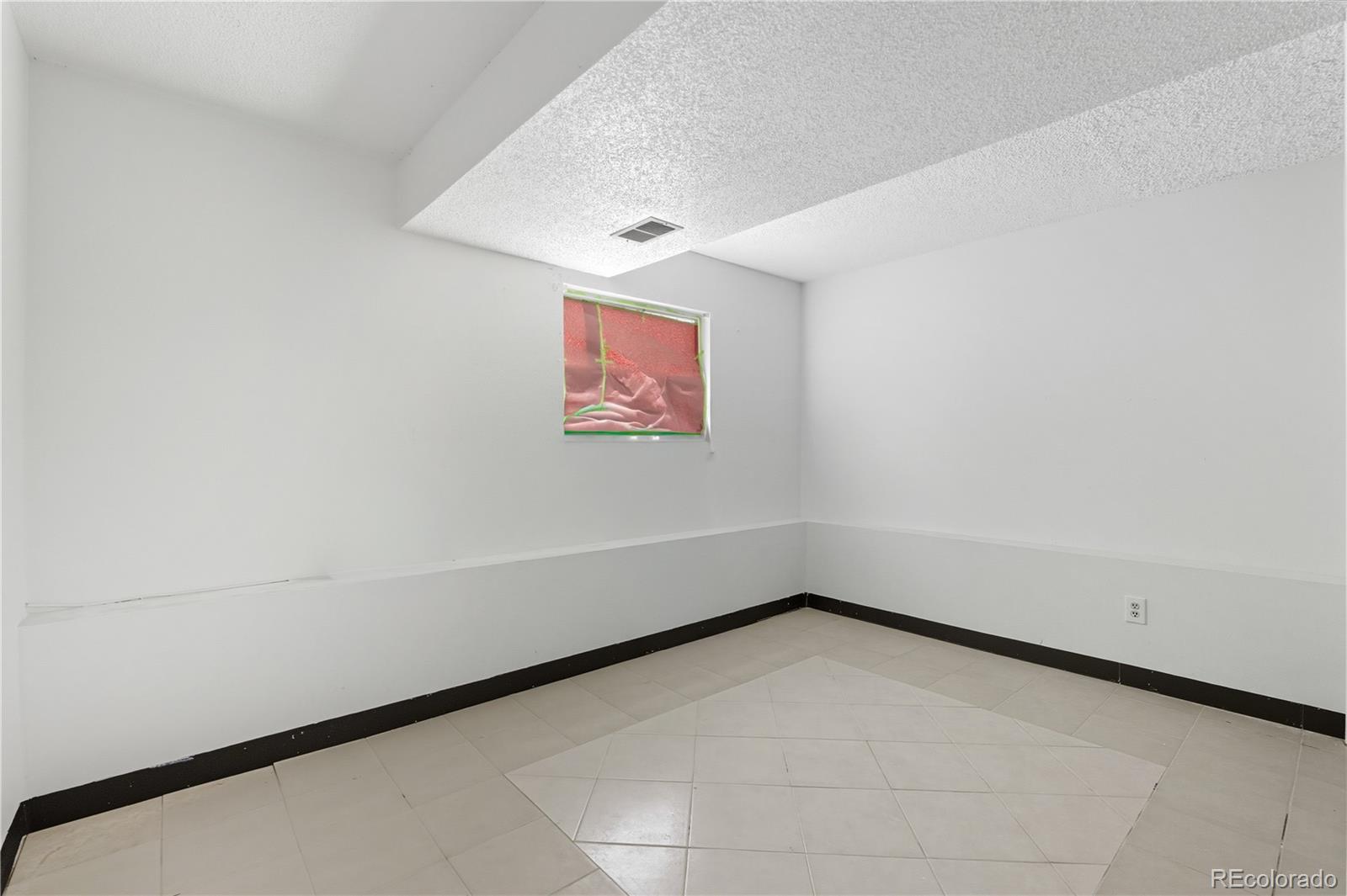 MLS Image #15 for 14509  andrews drive,denver, Colorado