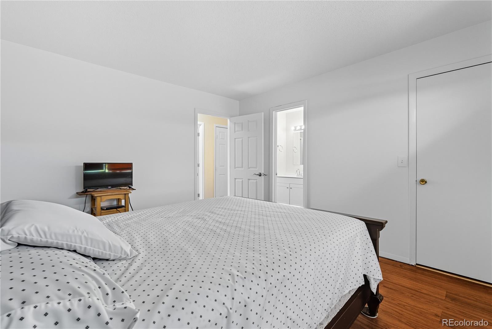 MLS Image #9 for 14509  andrews drive,denver, Colorado